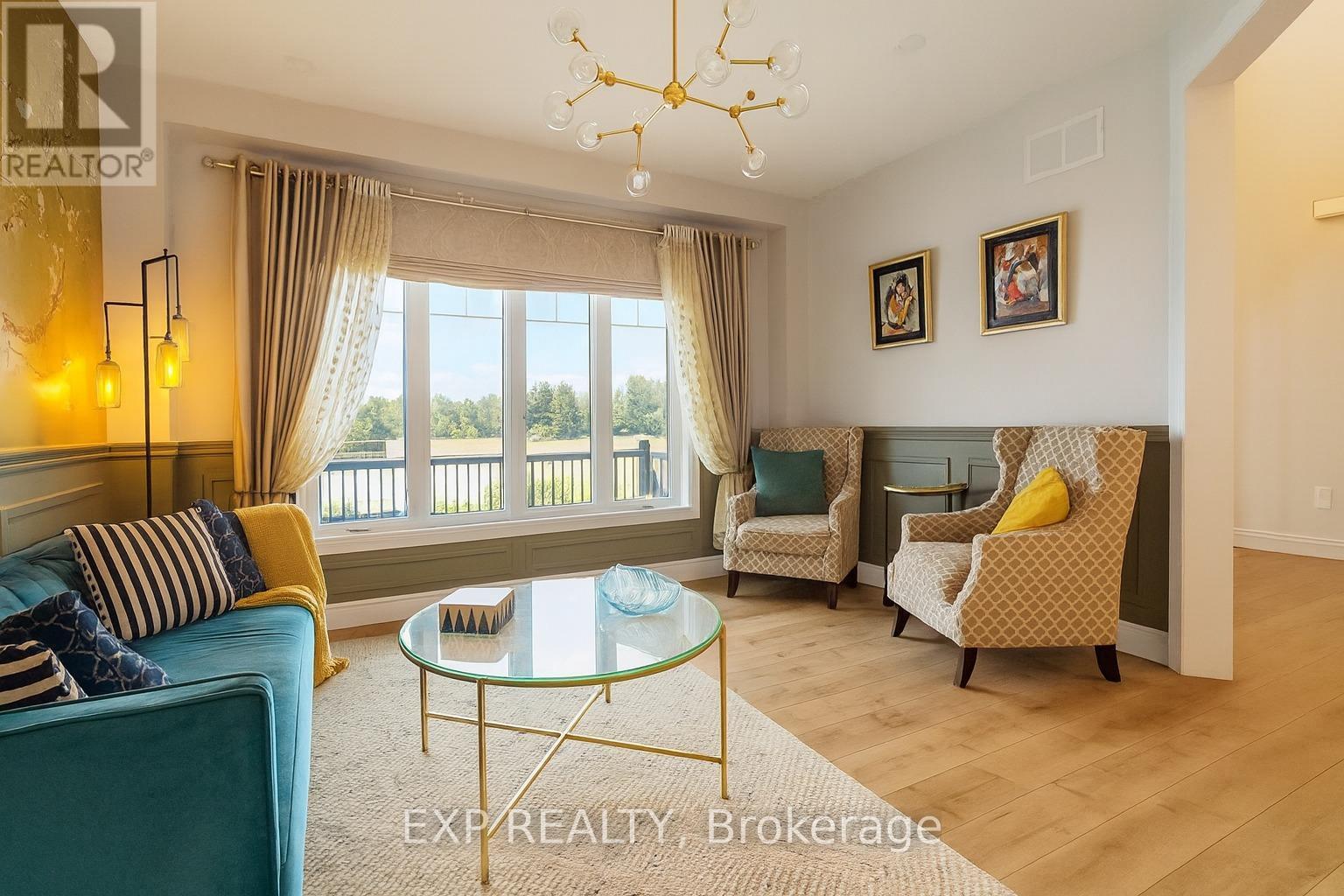 195 Water Street, Waterloo, ON - Indoor Photo Showing Living Room