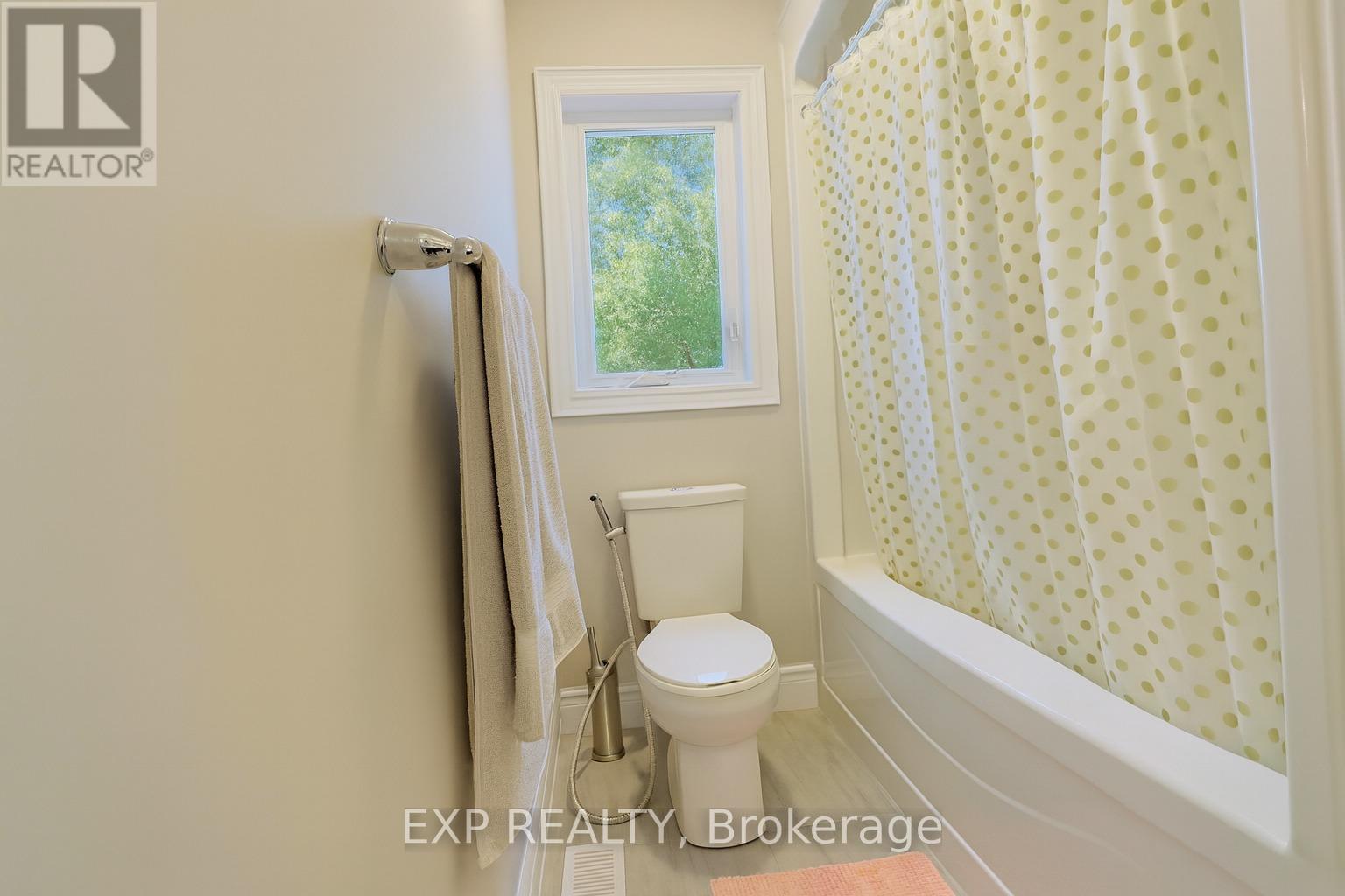 195 Water Street, Waterloo, ON - Indoor Photo Showing Bathroom