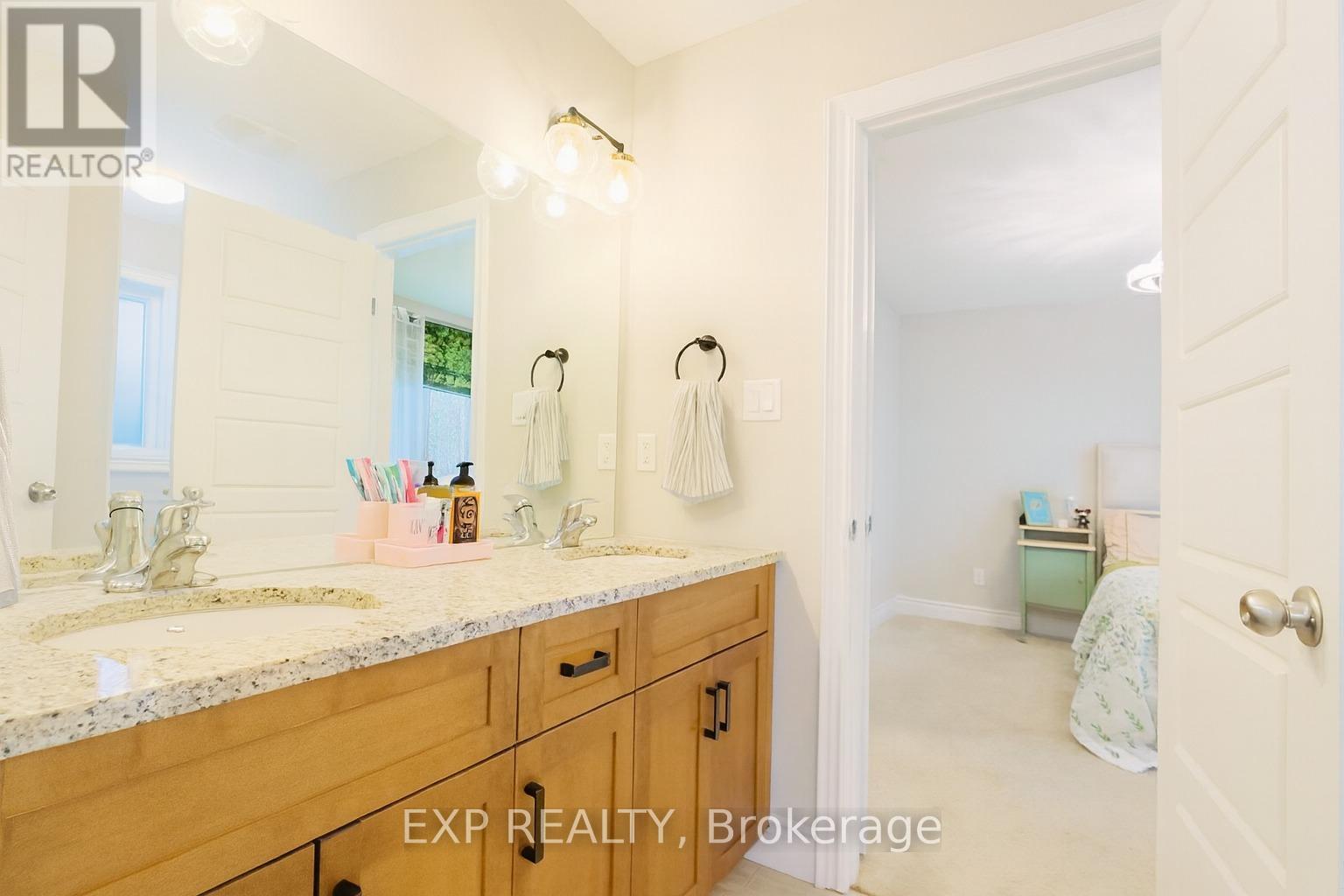 195 Water Street, Waterloo, ON - Indoor Photo Showing Bathroom