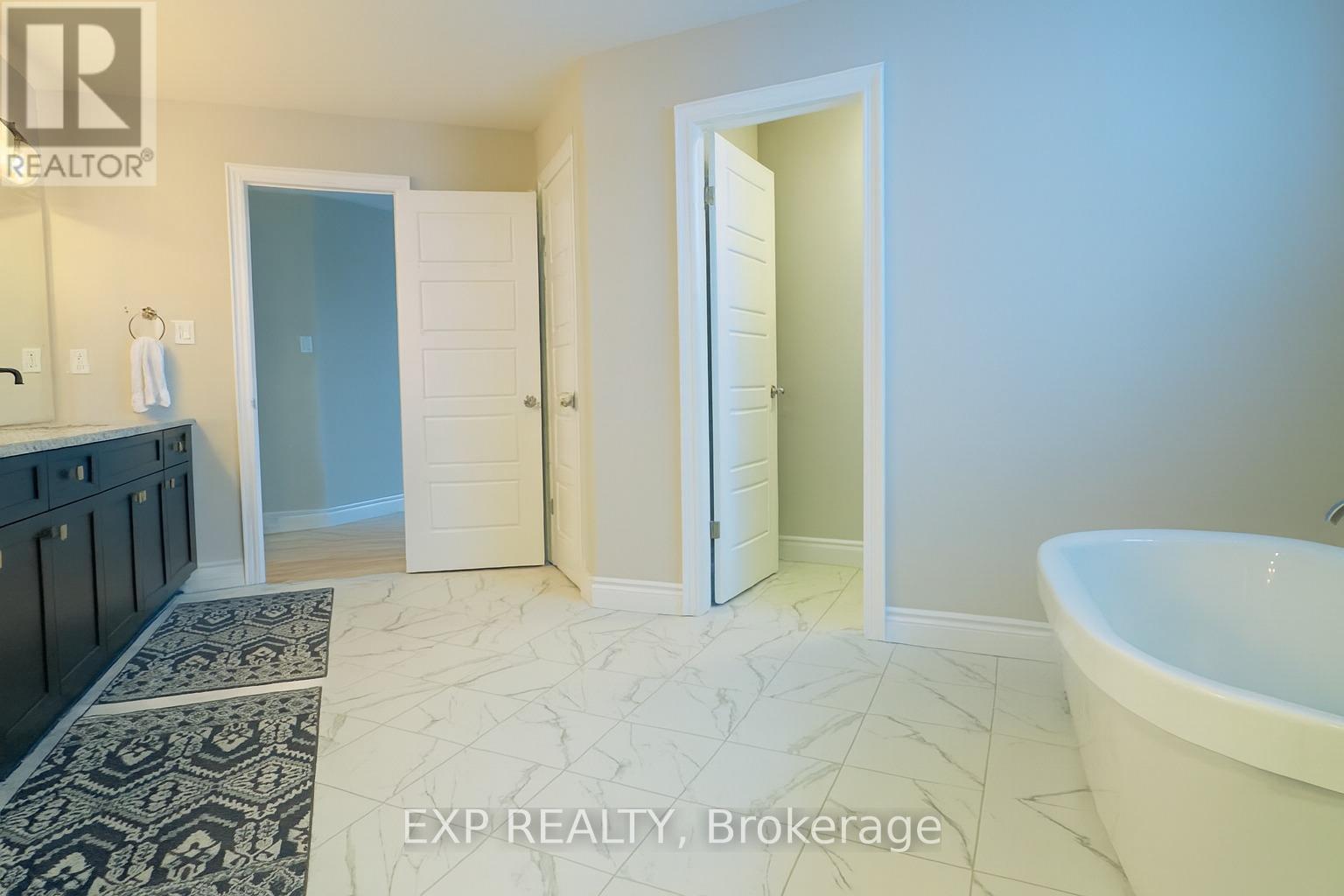 195 Water Street, Waterloo, ON - Indoor Photo Showing Bathroom