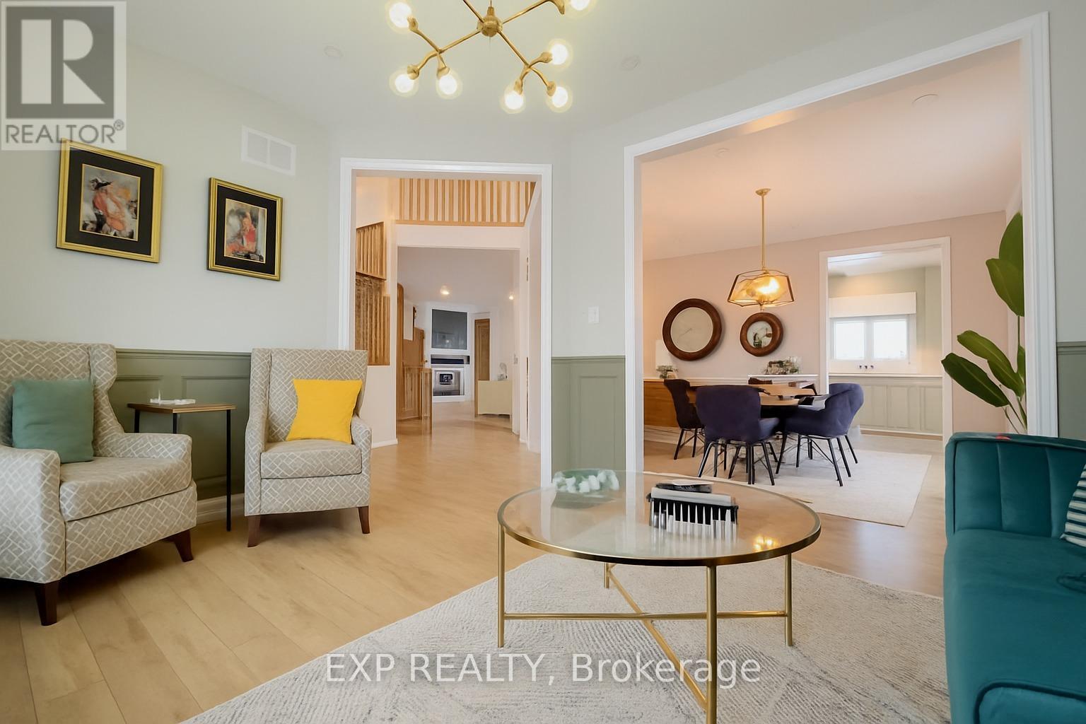 195 Water Street, Waterloo, ON - Indoor Photo Showing Living Room