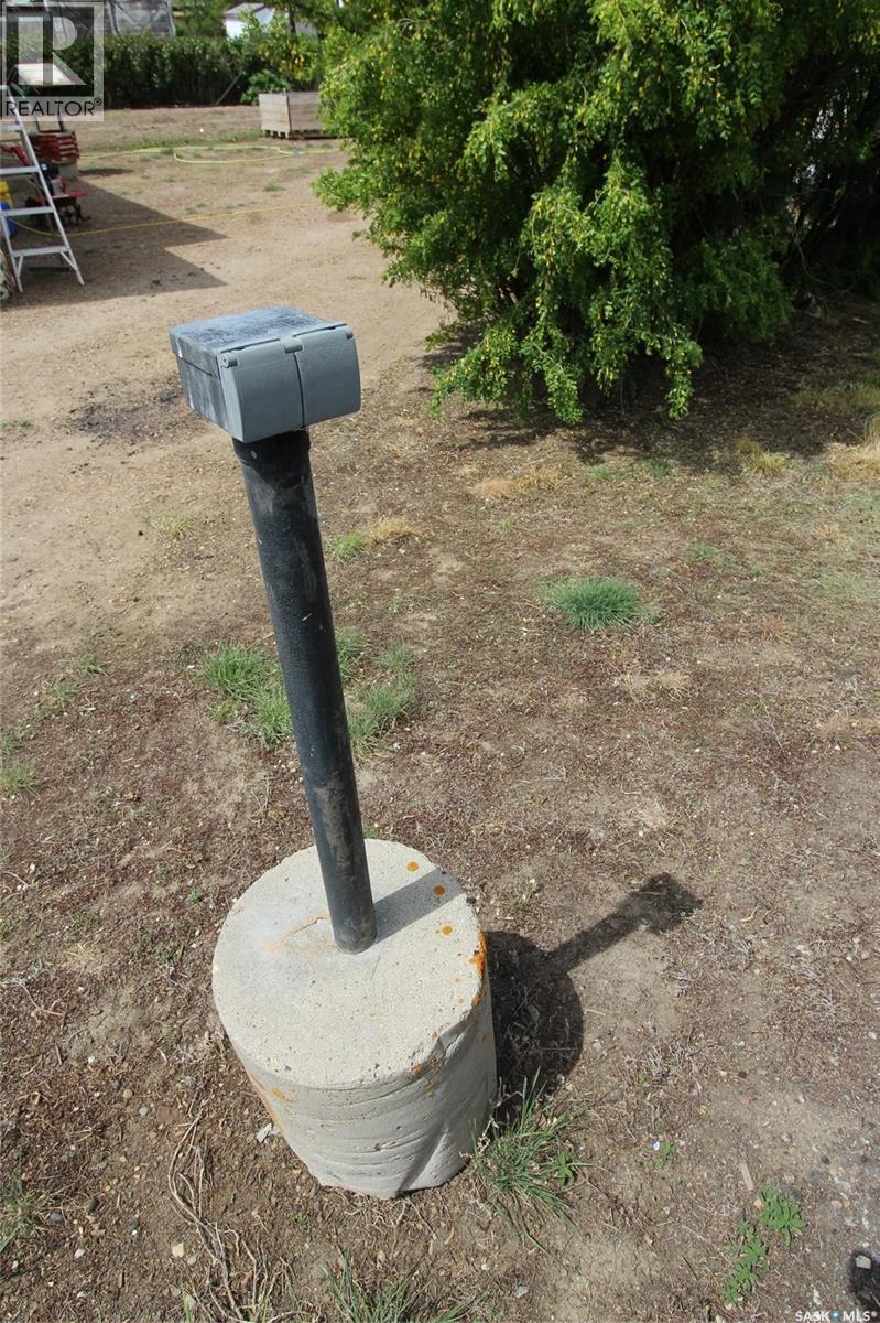 303 1St Avenue W, Climax, SK - Outdoor