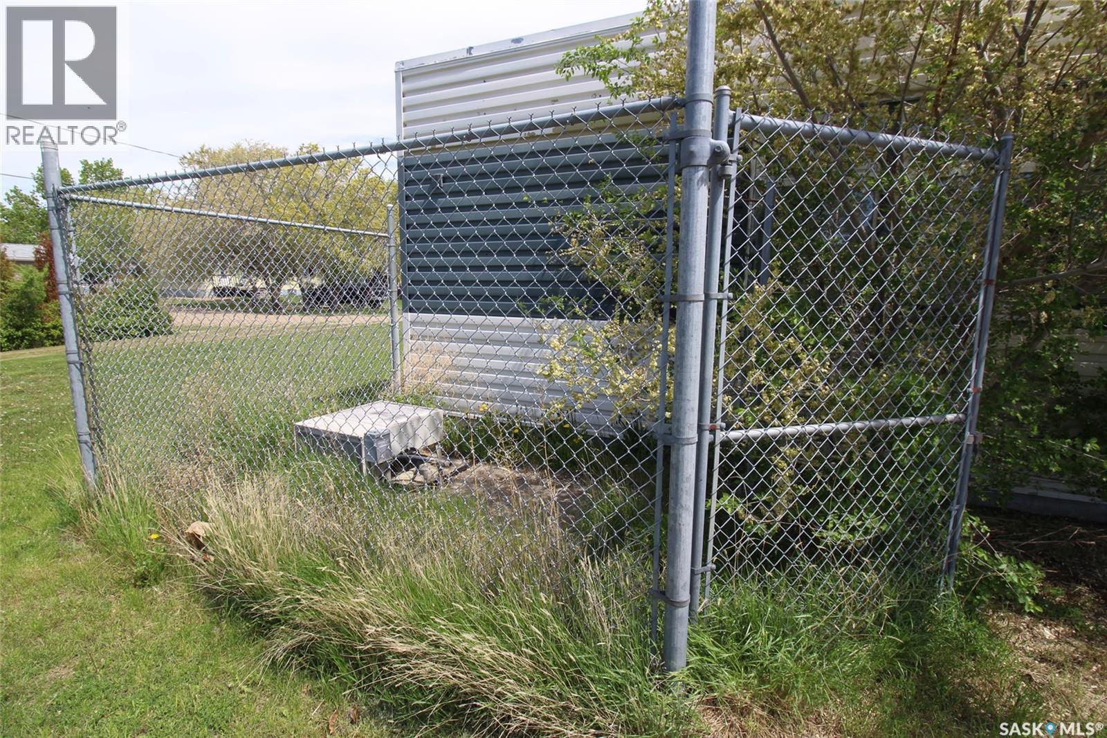 303 1St Avenue W, Climax, SK - Outdoor