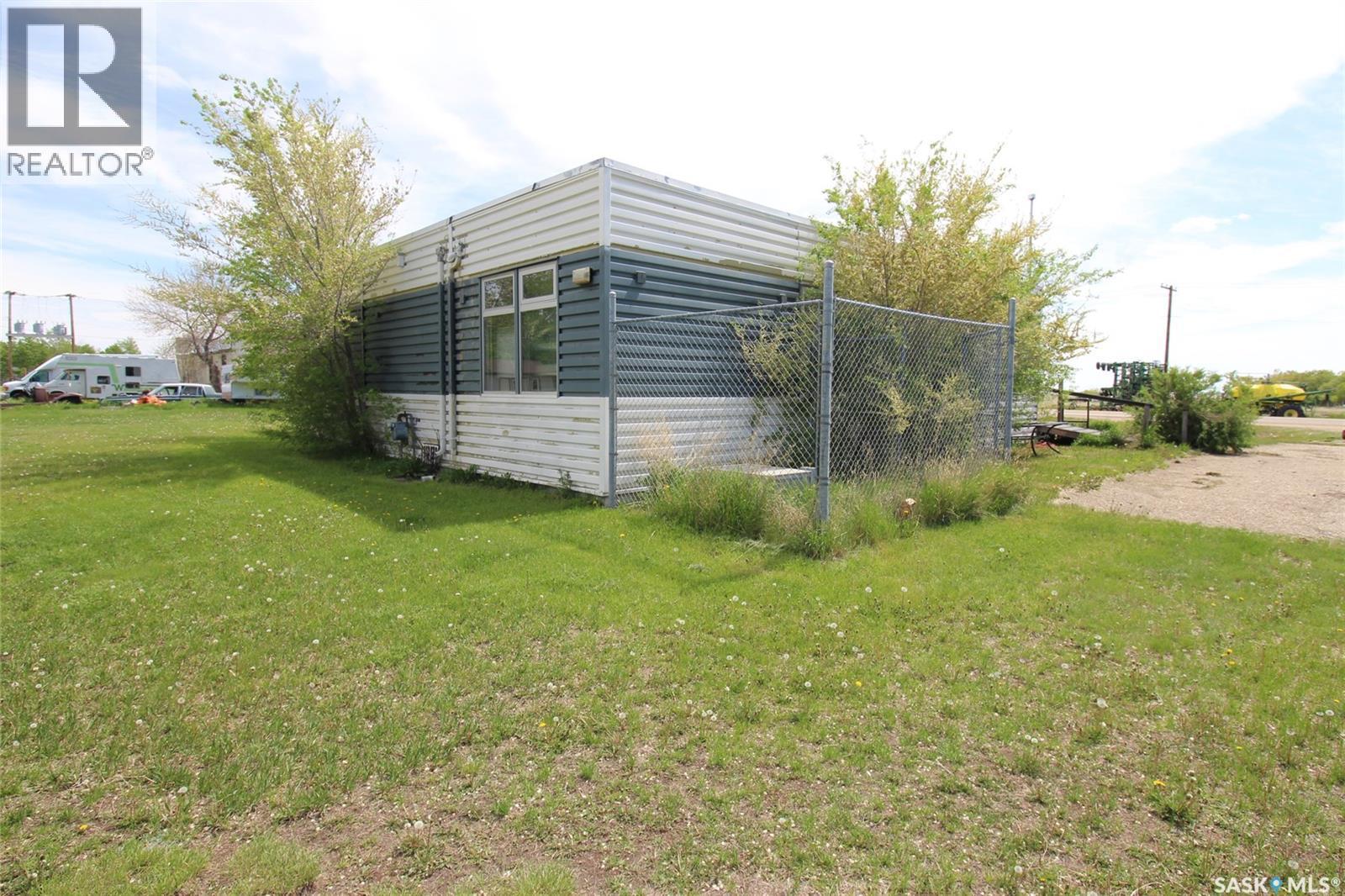 303 1St Avenue W, Climax, SK - Outdoor