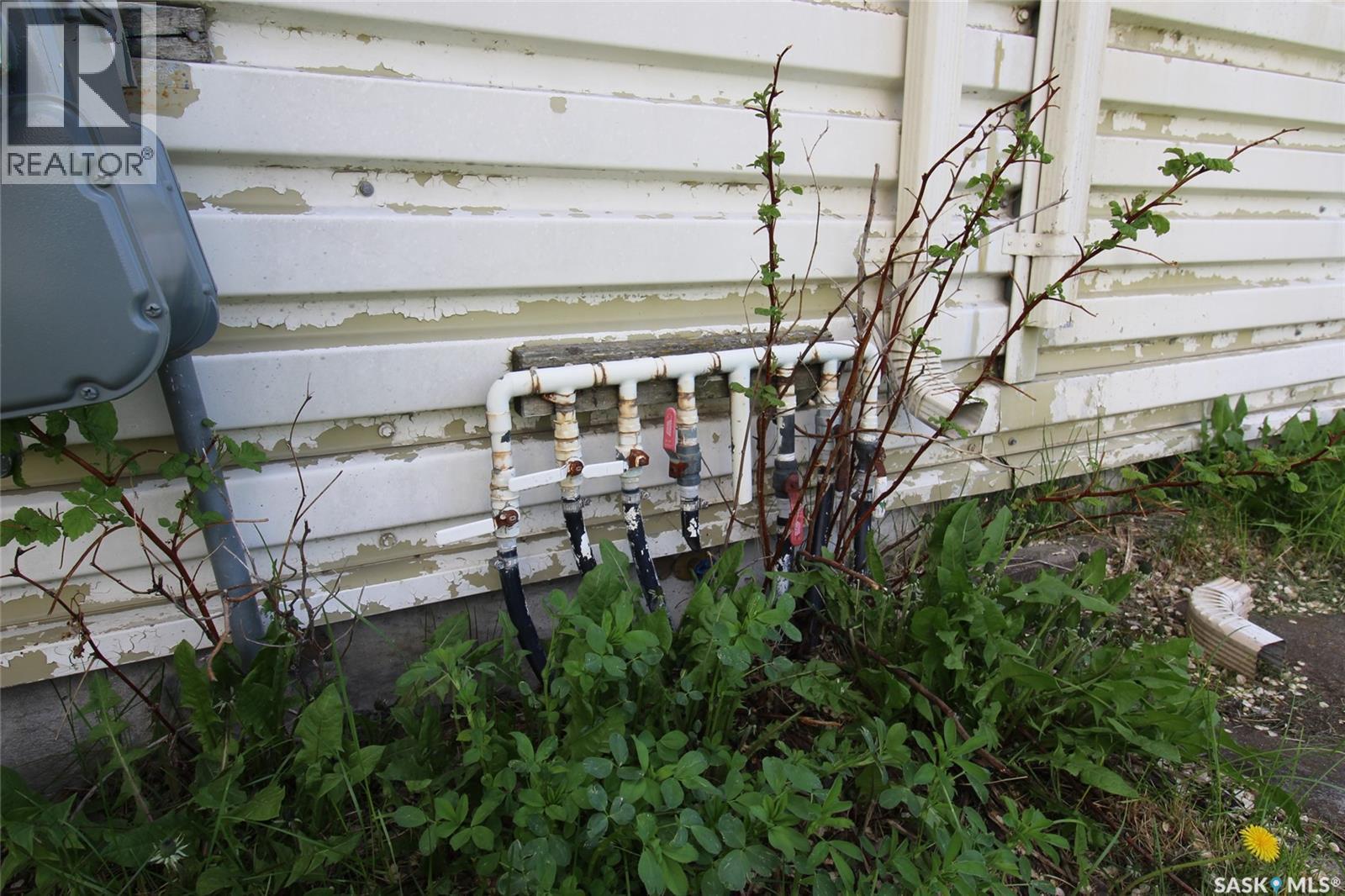 303 1St Avenue W, Climax, SK -