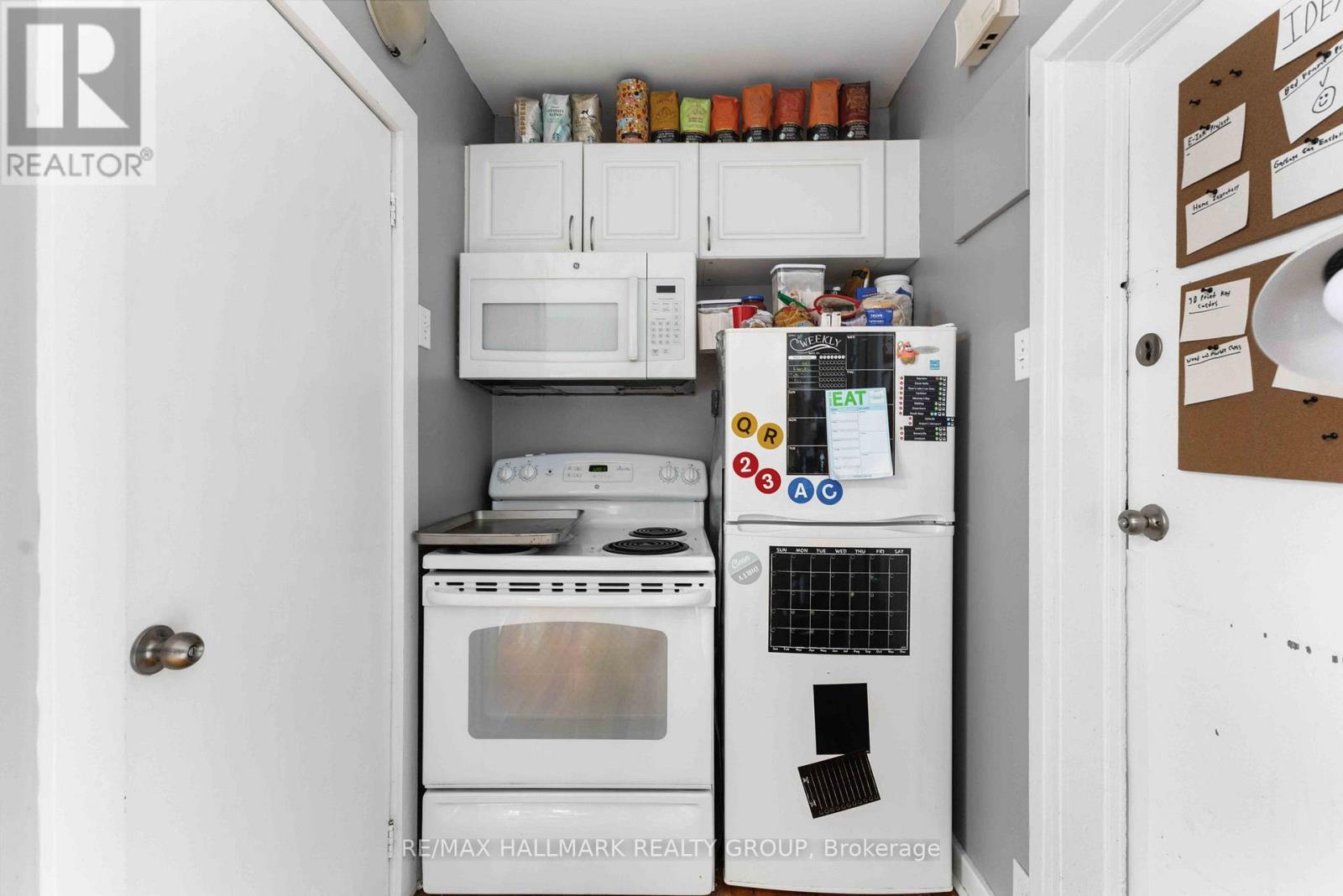 70 Anderson Street, Ottawa, ON - Indoor Photo Showing Kitchen