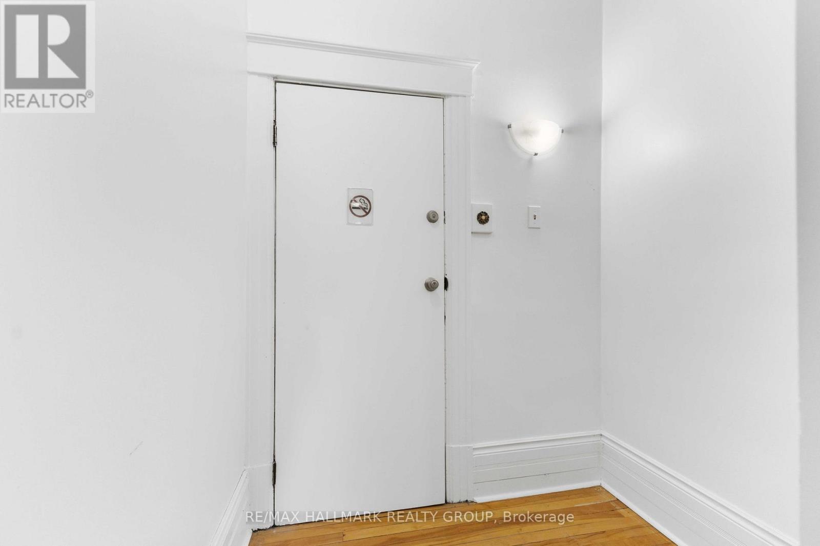 70 Anderson Street, Ottawa, ON - Indoor Photo Showing Other Room