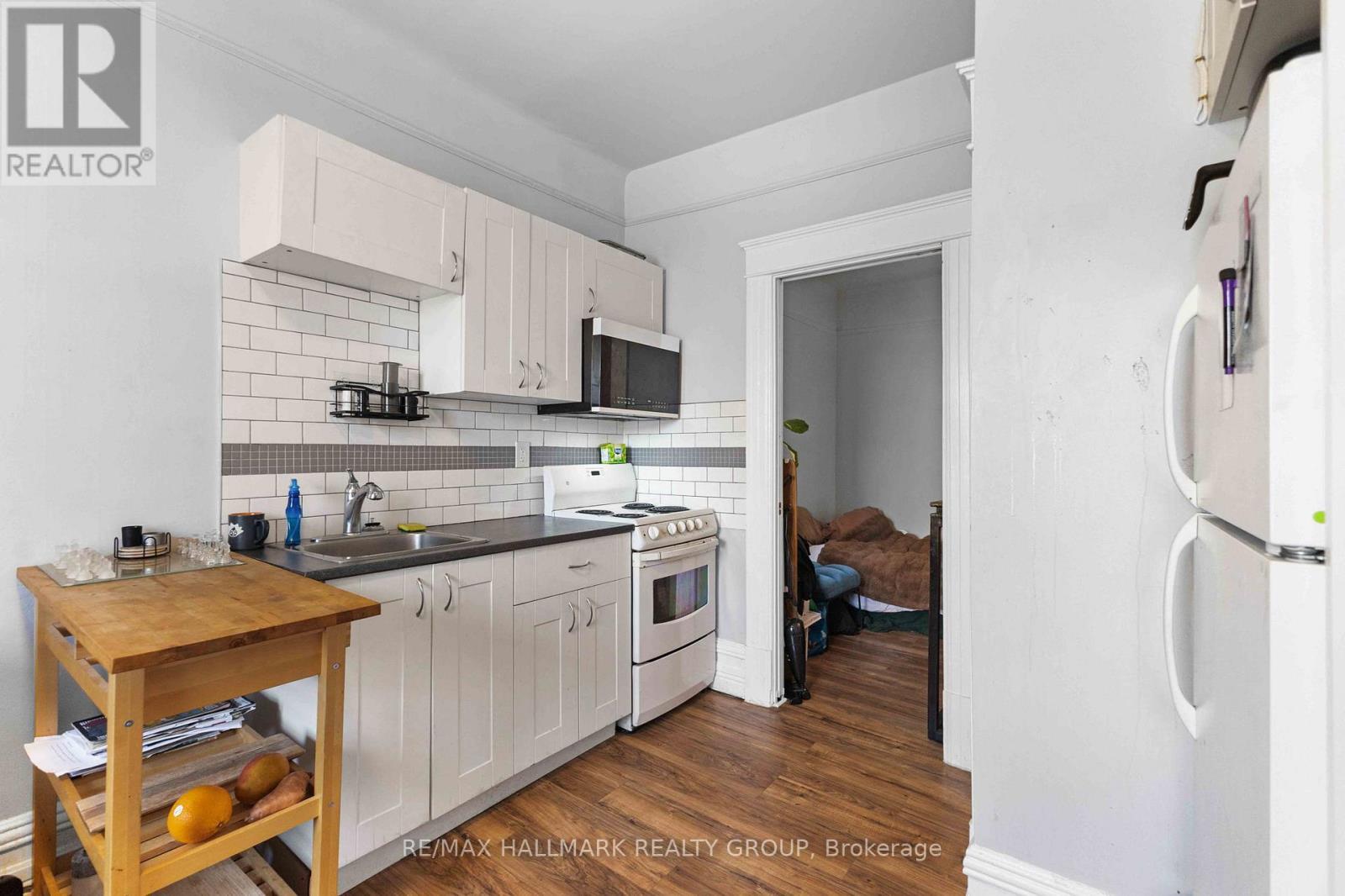 70 Anderson Street, Ottawa, ON - Indoor Photo Showing Kitchen