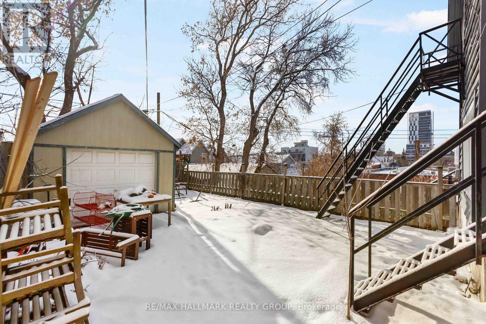 70 Anderson Street, Ottawa, ON - Outdoor