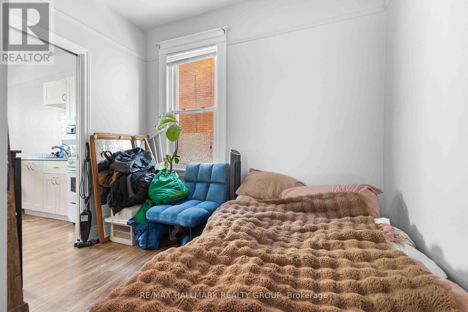 70 Anderson Street, Ottawa, ON - Indoor Photo Showing Bedroom