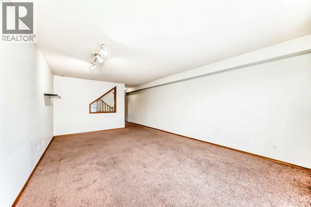 1, 642 Mcdougall Road Ne, Calgary, AB - Indoor Photo Showing Other Room