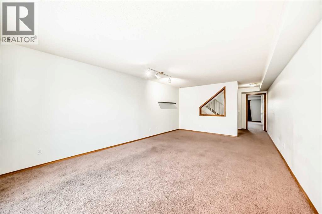 1, 642 Mcdougall Road Ne, Calgary, AB - Indoor Photo Showing Other Room