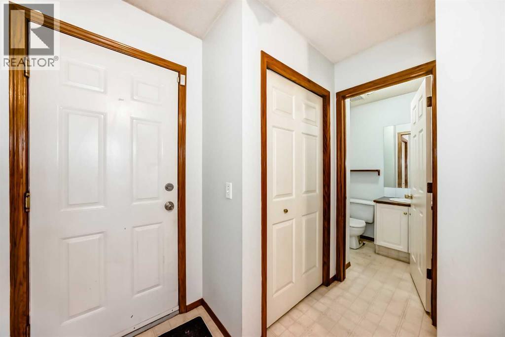 1, 642 Mcdougall Road Ne, Calgary, AB - Indoor Photo Showing Other Room