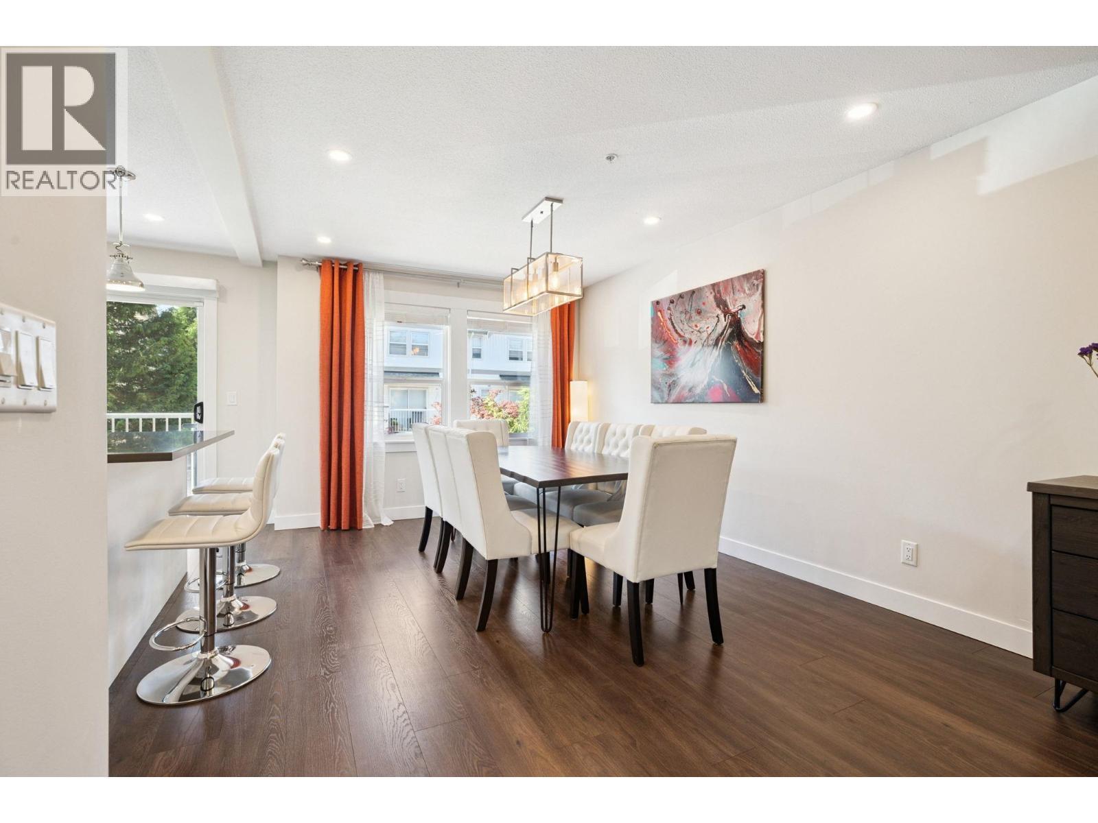 34 1260 Riverside Drive, Port Coquitlam, BC - Indoor Photo Showing Dining Room