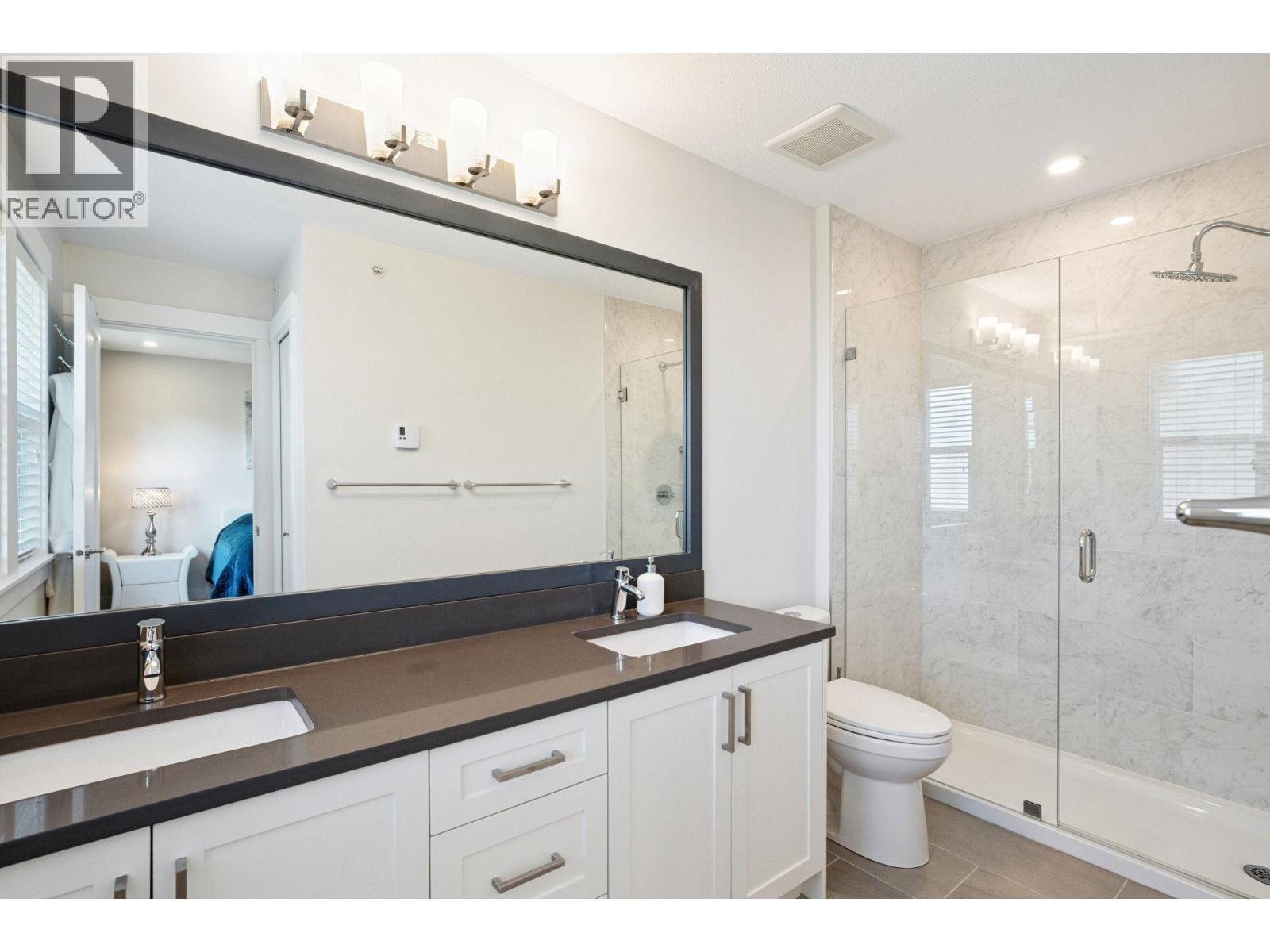 34 1260 Riverside Drive, Port Coquitlam, BC - Indoor Photo Showing Bathroom