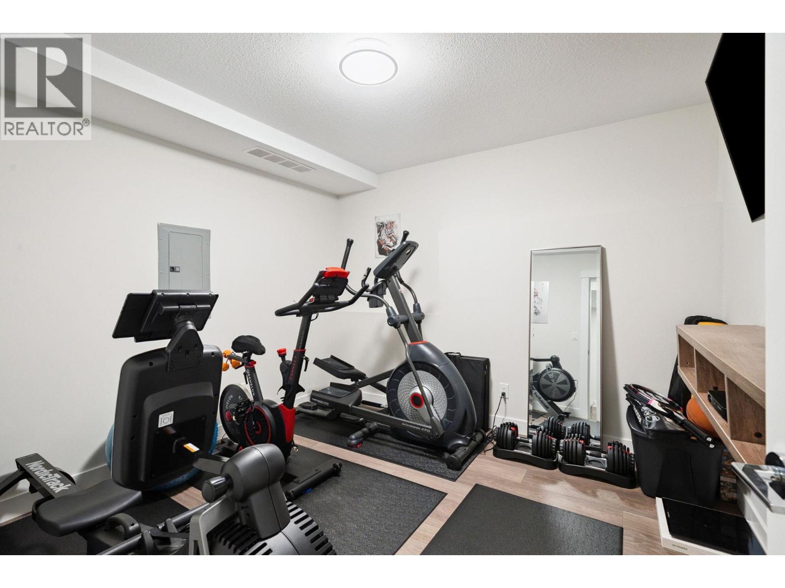 34 1260 Riverside Drive, Port Coquitlam, BC - Indoor Photo Showing Gym Room