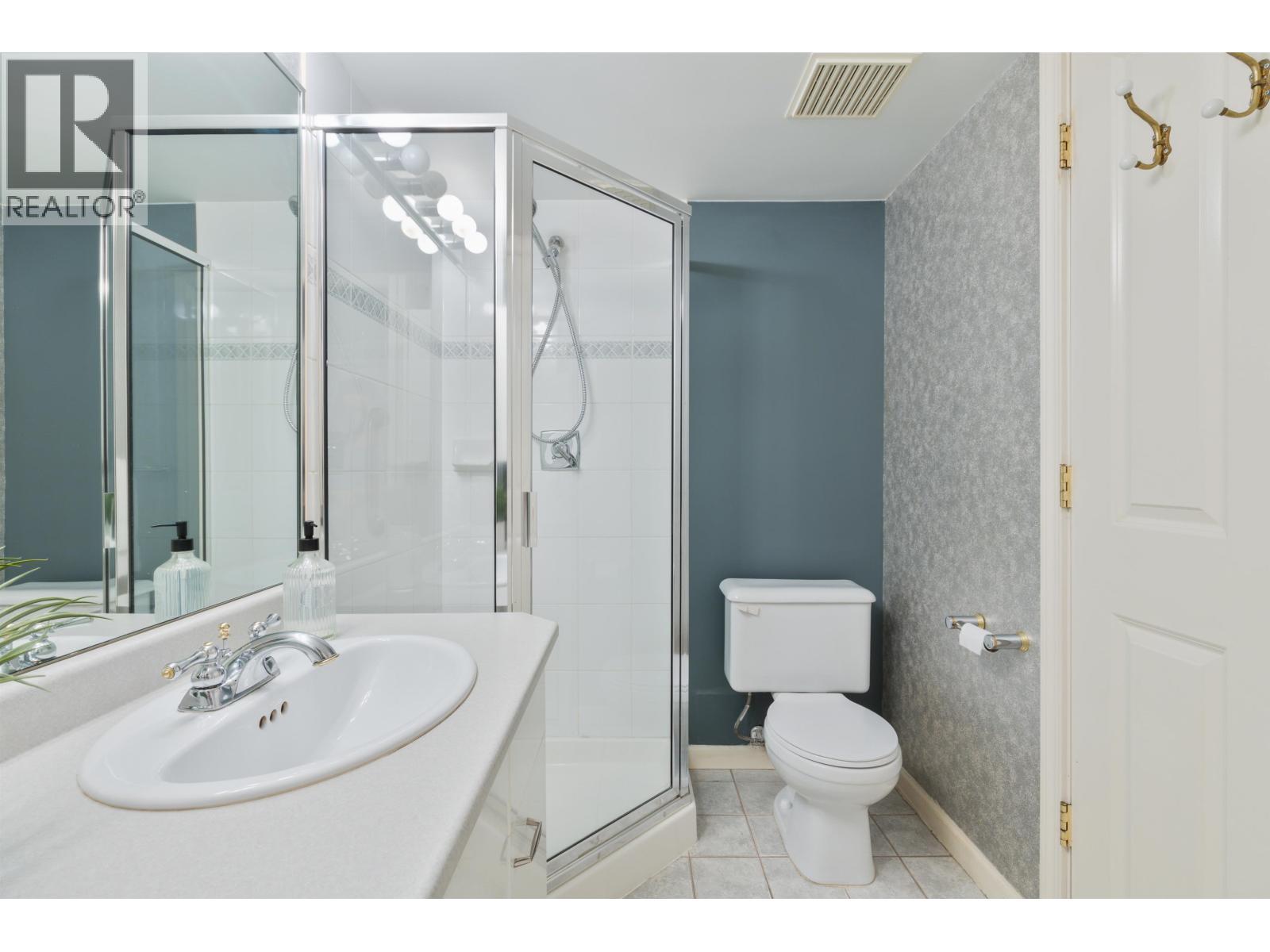 1301 4425 Halifax Street, Burnaby, BC - Indoor Photo Showing Bathroom