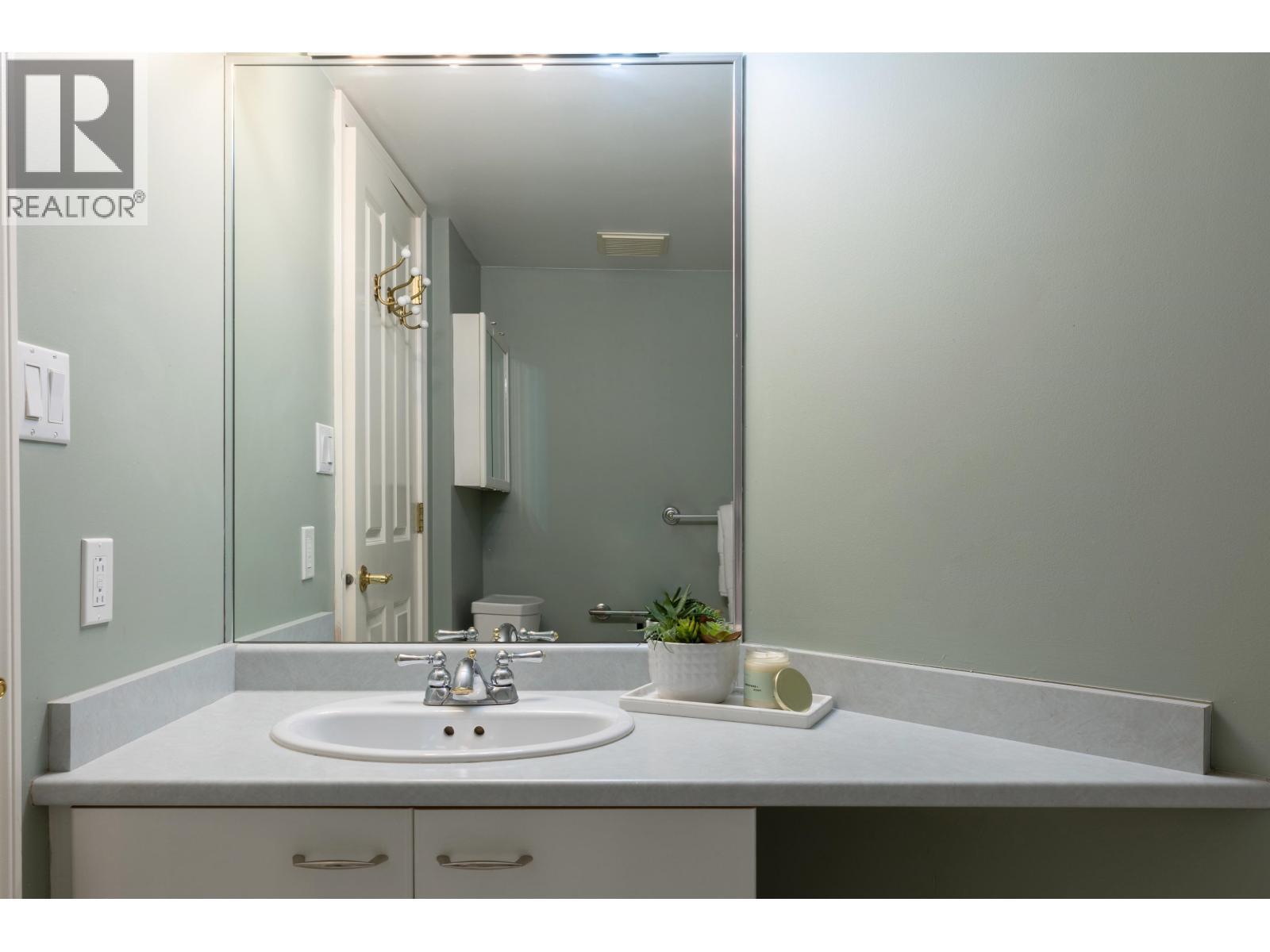 1301 4425 Halifax Street, Burnaby, BC - Indoor Photo Showing Bathroom