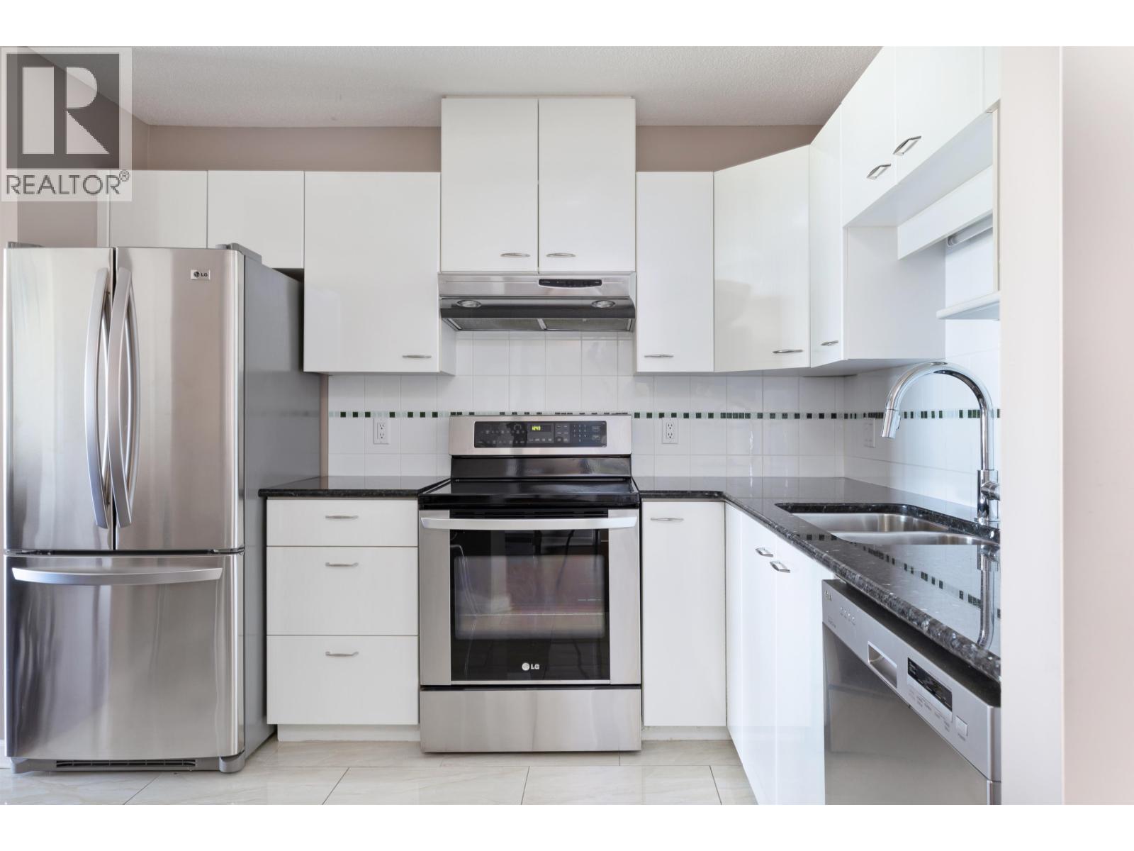 1301 4425 Halifax Street, Burnaby, BC - Indoor Photo Showing Kitchen With Double Sink With Upgraded Kitchen