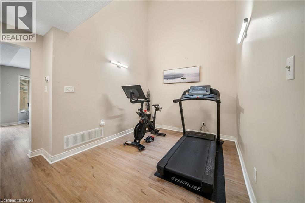 320 Hamilton Drive Unit# 10, Ancaster, ON - Indoor Photo Showing Gym Room