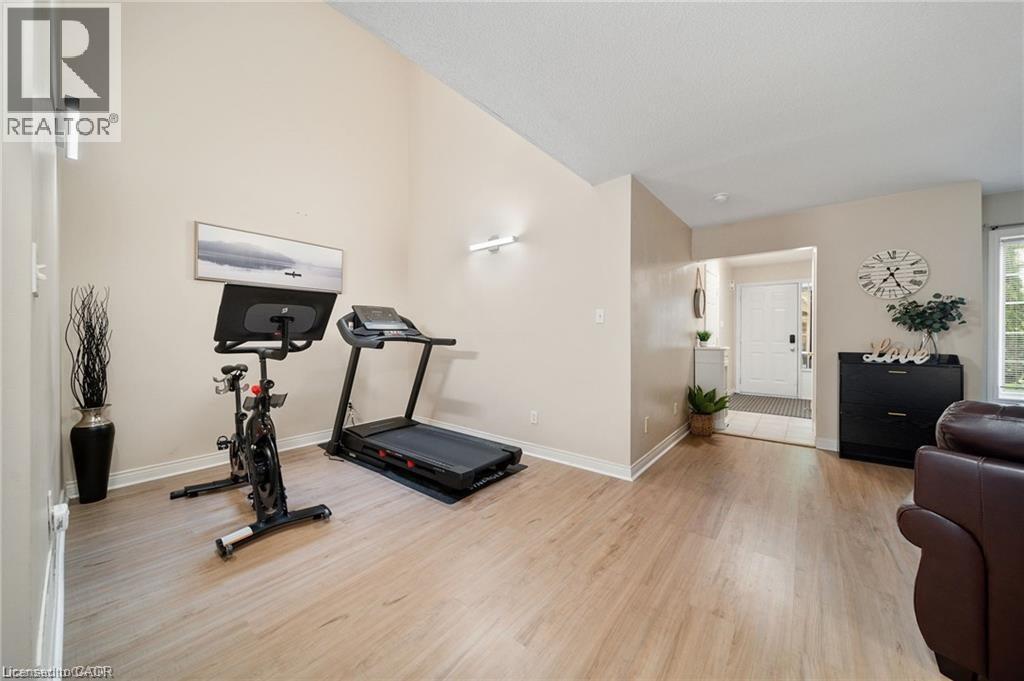 320 Hamilton Drive Unit# 10, Ancaster, ON - Indoor Photo Showing Gym Room