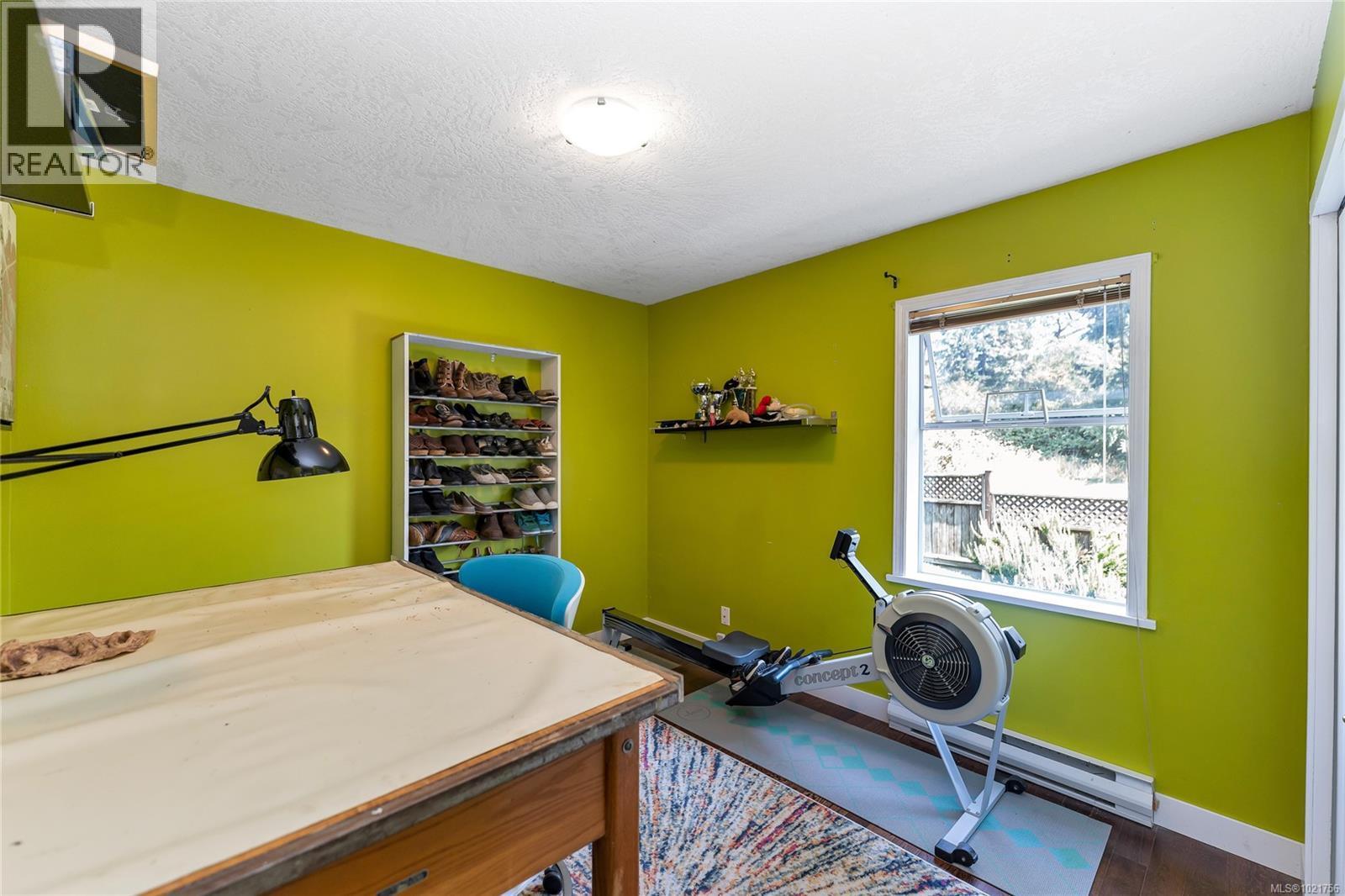 505 Windthrop Rd, Colwood, BC - Indoor