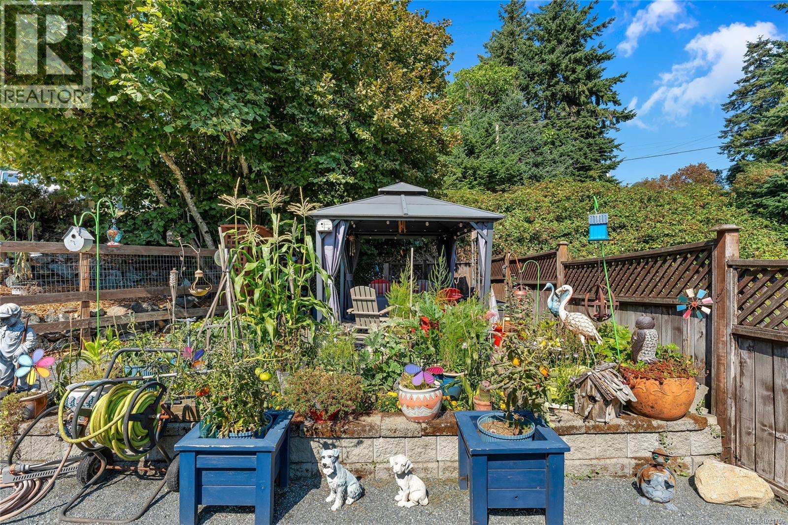 505 Windthrop Rd, Colwood, BC - Outdoor With Deck Patio Veranda