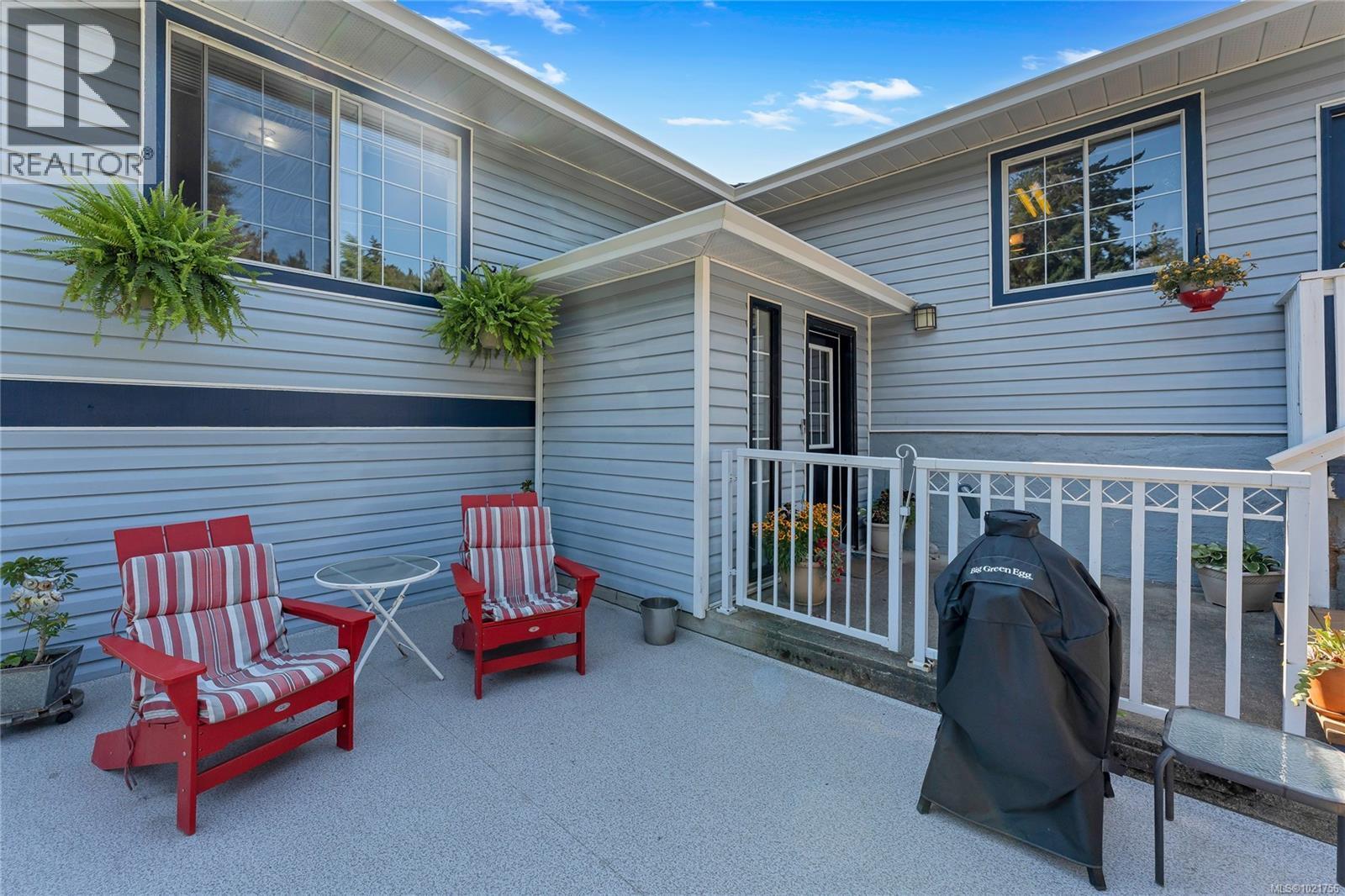 505 Windthrop Rd, Colwood, BC - Outdoor With Deck Patio Veranda