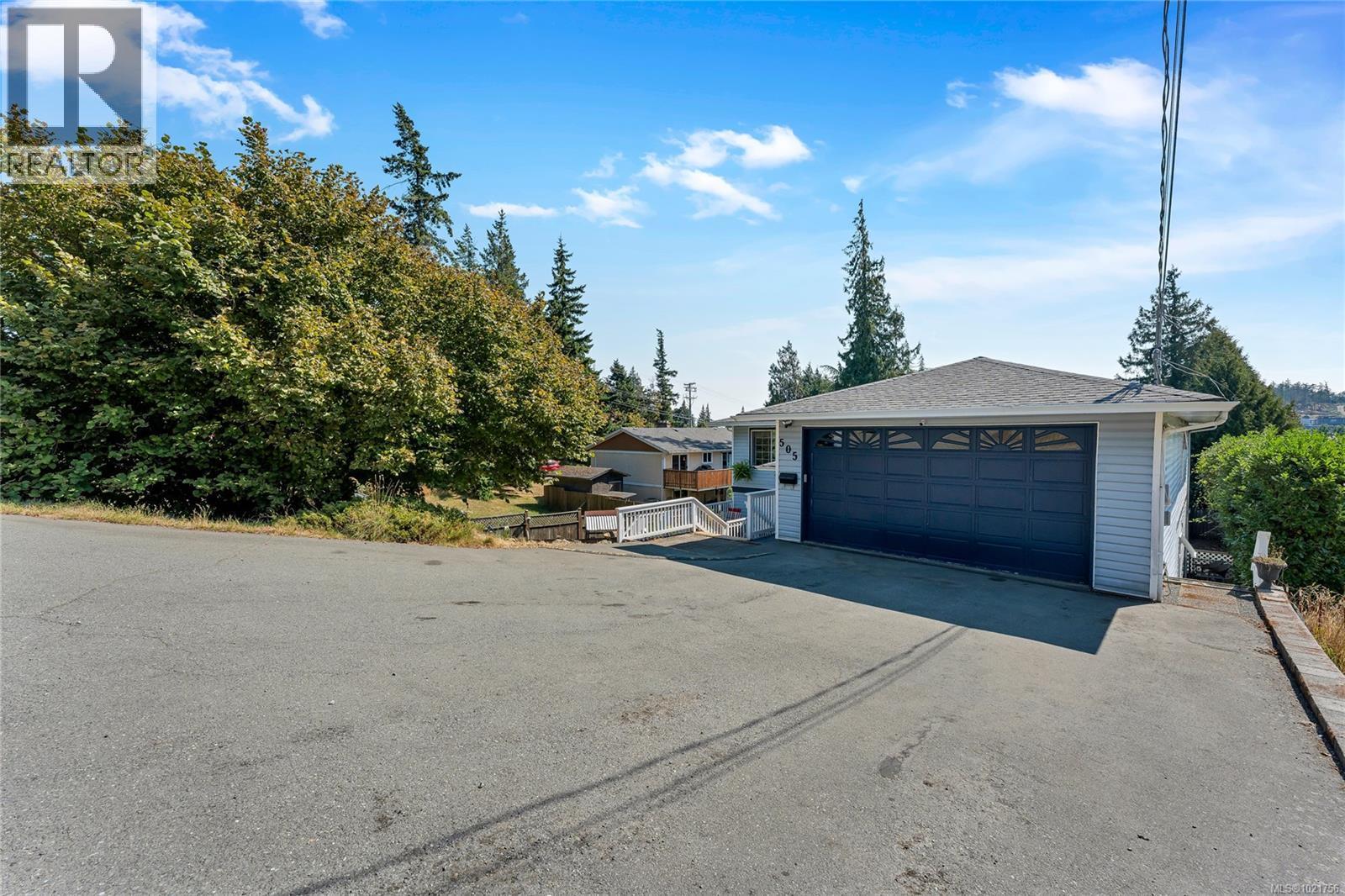 505 Windthrop Rd, Colwood, BC - Outdoor