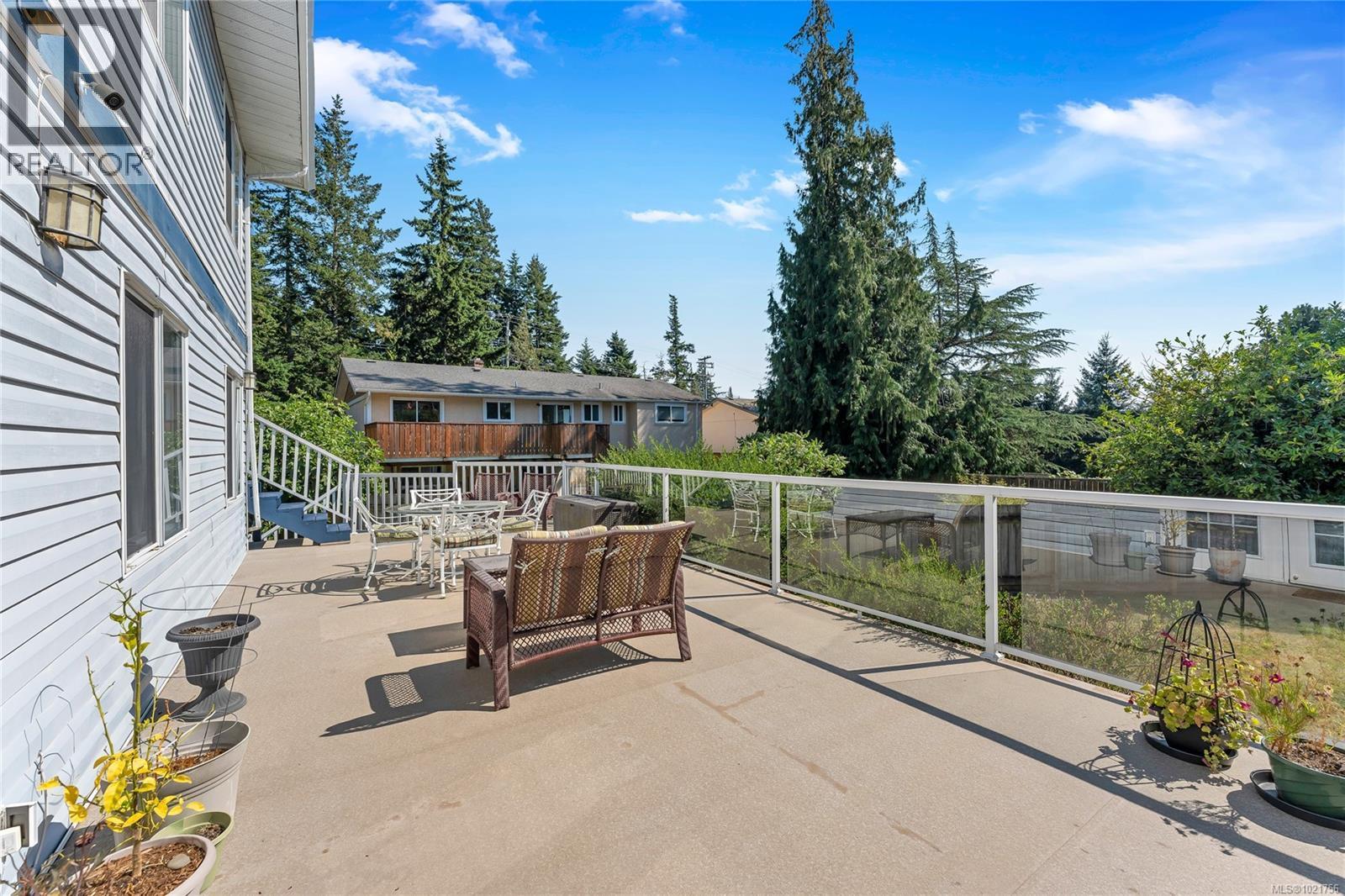 505 Windthrop Rd, Colwood, BC - Outdoor