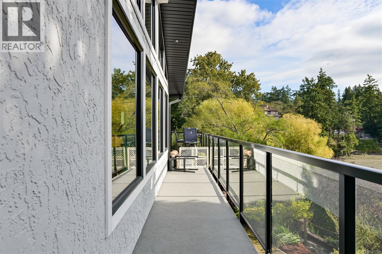 8 Woodville Pl, View Royal, BC - Outdoor