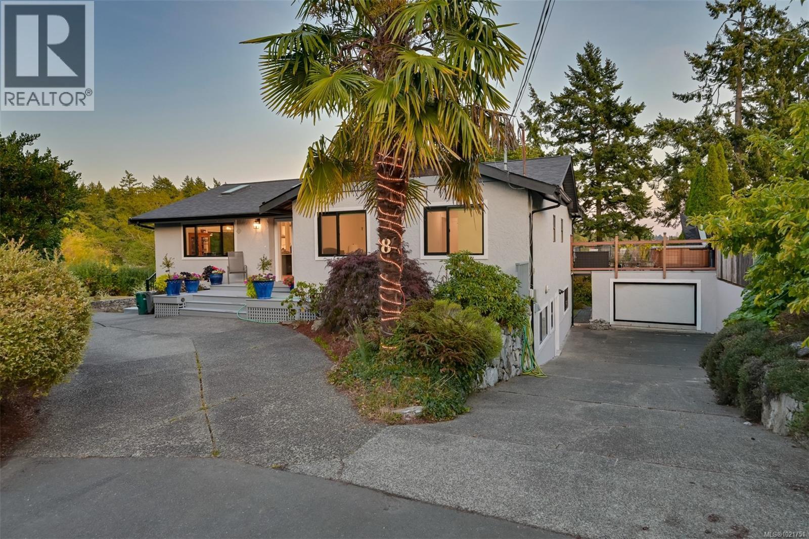 8 Woodville Pl, View Royal, BC - Outdoor