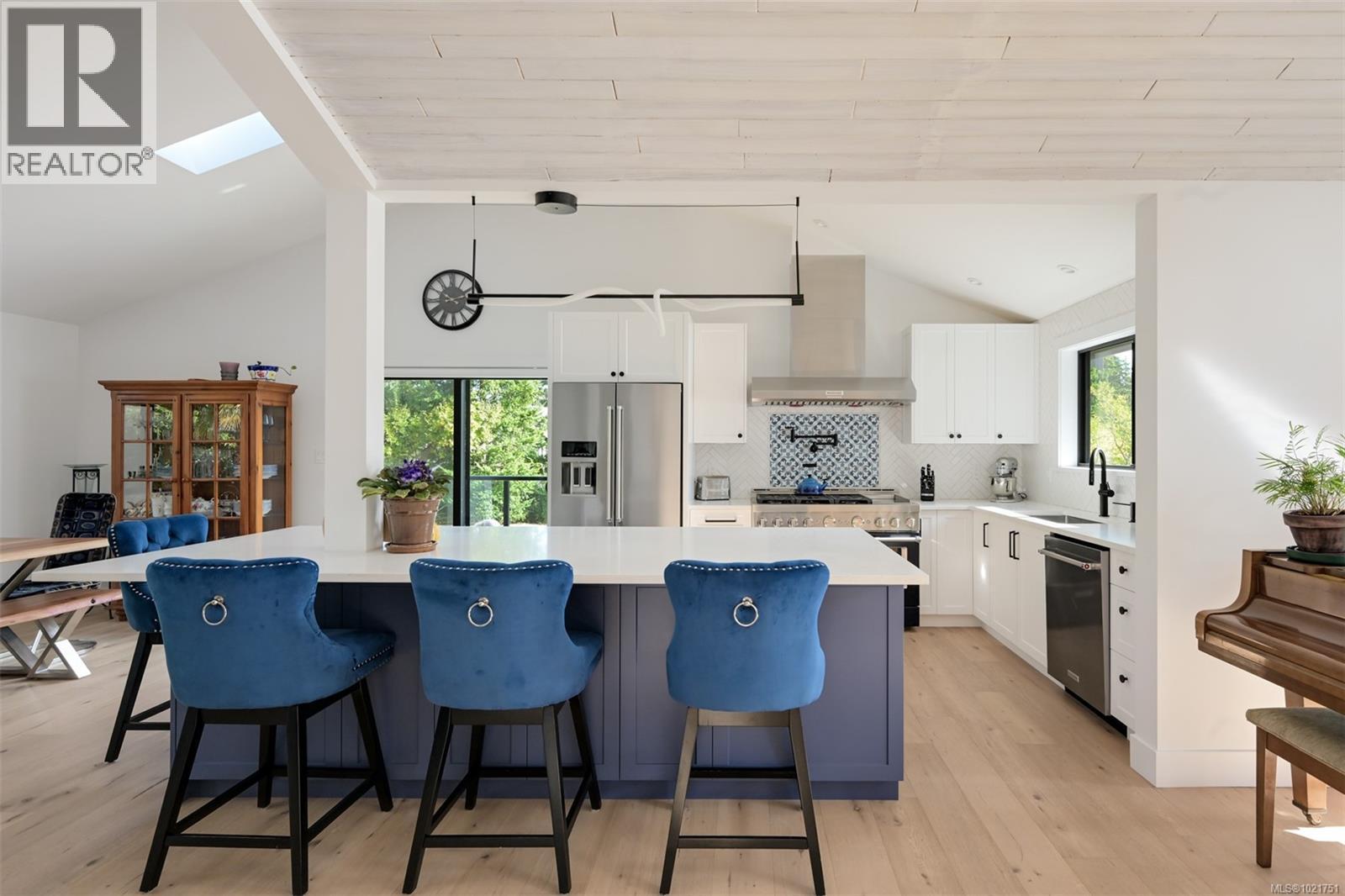 8 Woodville Pl, View Royal, BC - Indoor