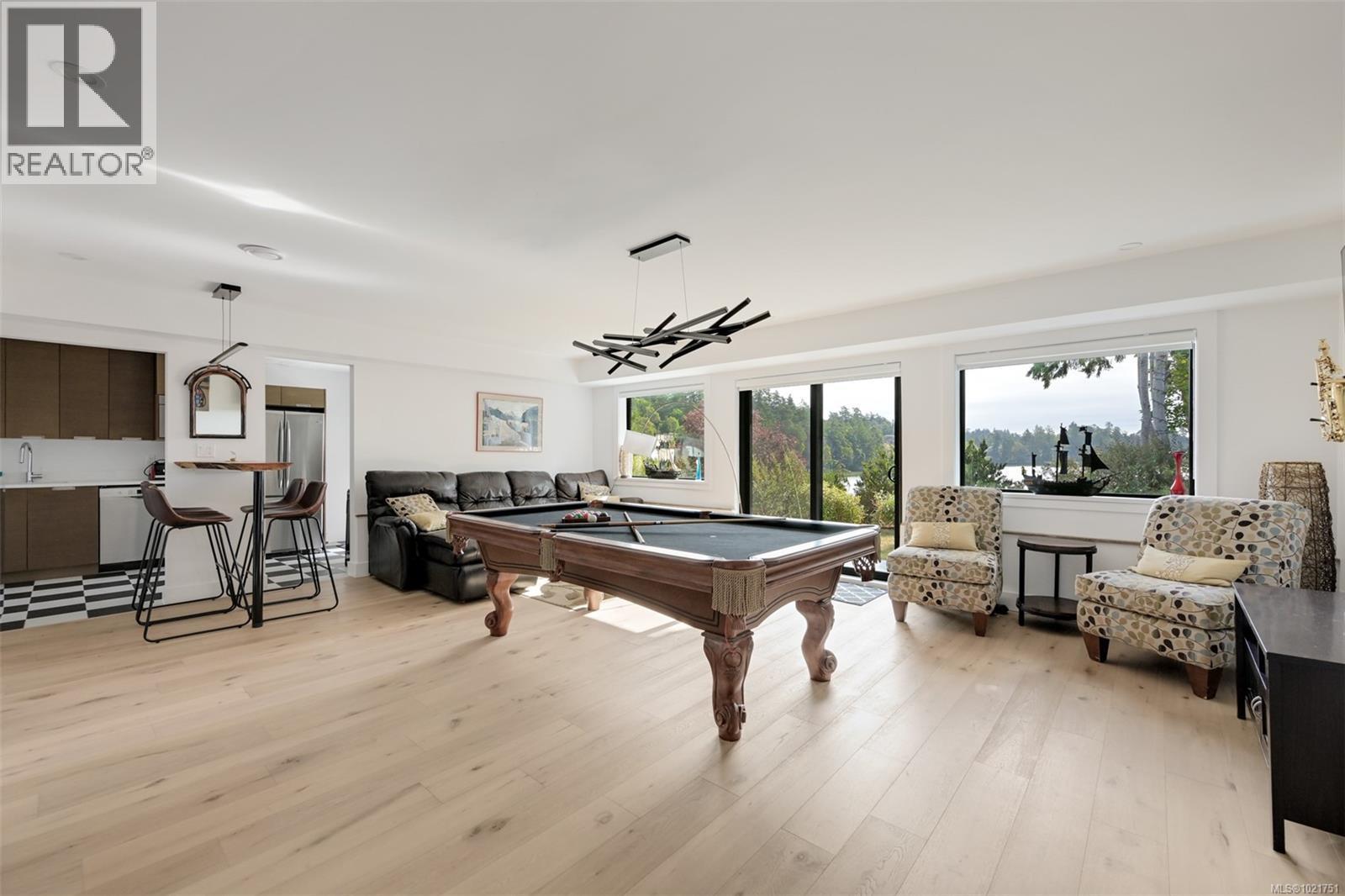 8 Woodville Pl, View Royal, BC - Indoor Photo Showing Other Room