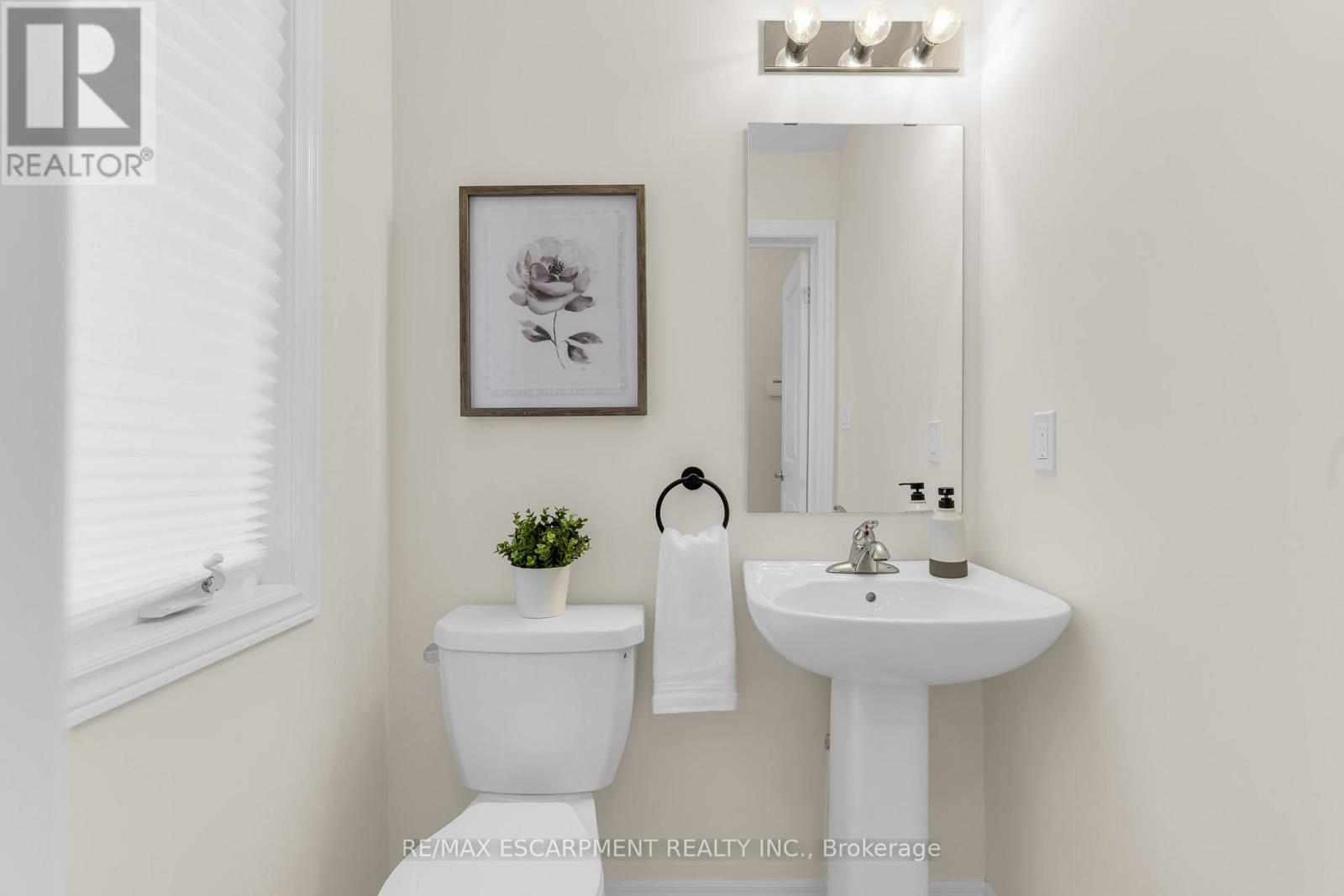 25 - 205 Thames Way, Hamilton, ON - Indoor Photo Showing Bathroom