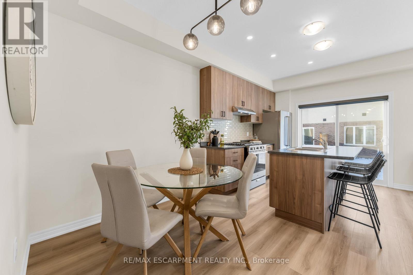 25 - 205 Thames Way, Hamilton, ON - Indoor Photo Showing Dining Room