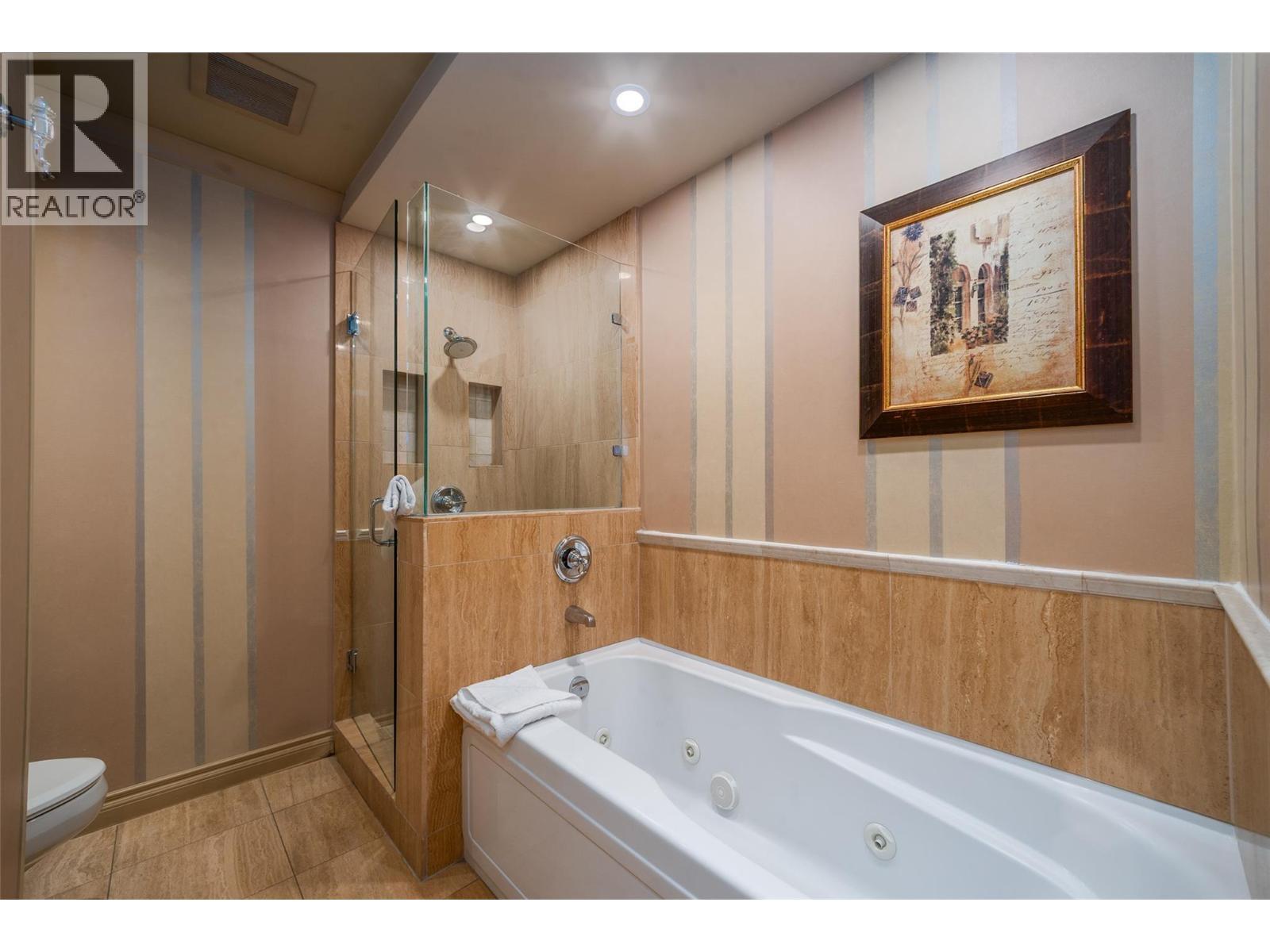 1288 Water Street Unit# 351 (C12), Kelowna, BC - Indoor Photo Showing Bathroom