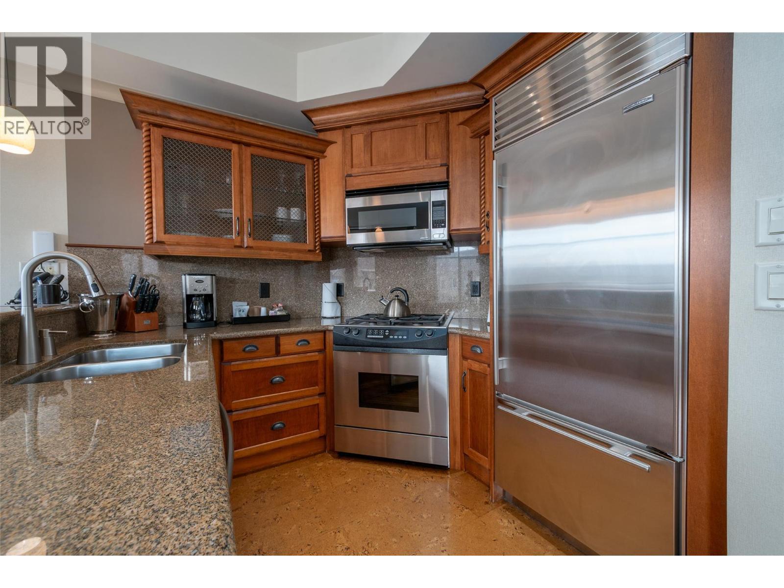 1288 Water Street Unit# 351 (C12), Kelowna, BC - Indoor Photo Showing Kitchen With Double Sink