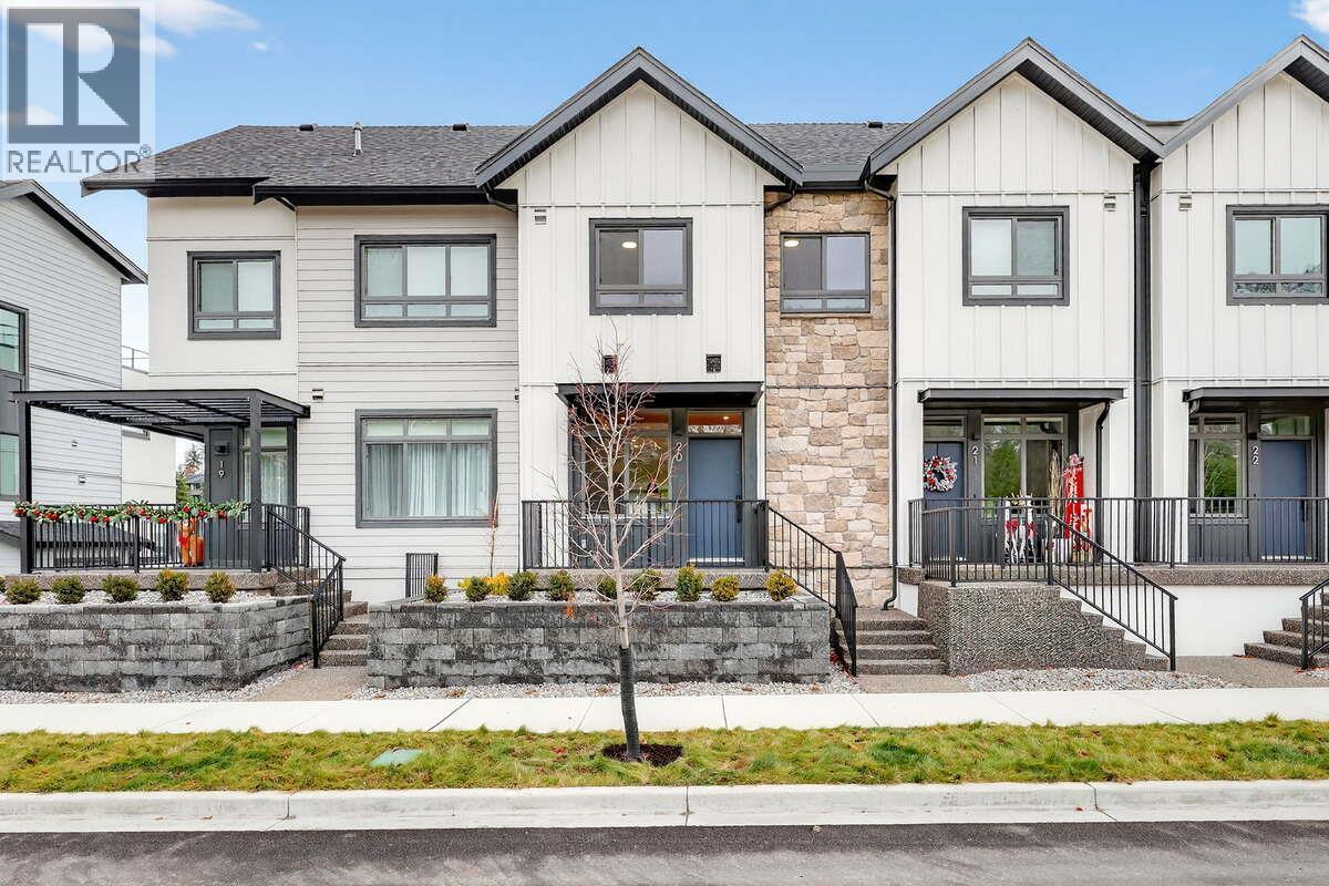 1550 Union Road Unit# 20, Kelowna, BC - Outdoor With Facade