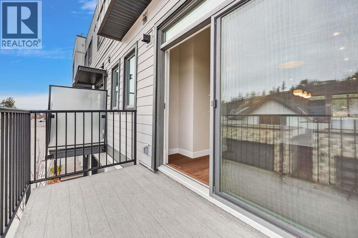 1550 Union Road Unit# 20, Kelowna, BC - Outdoor With Exterior