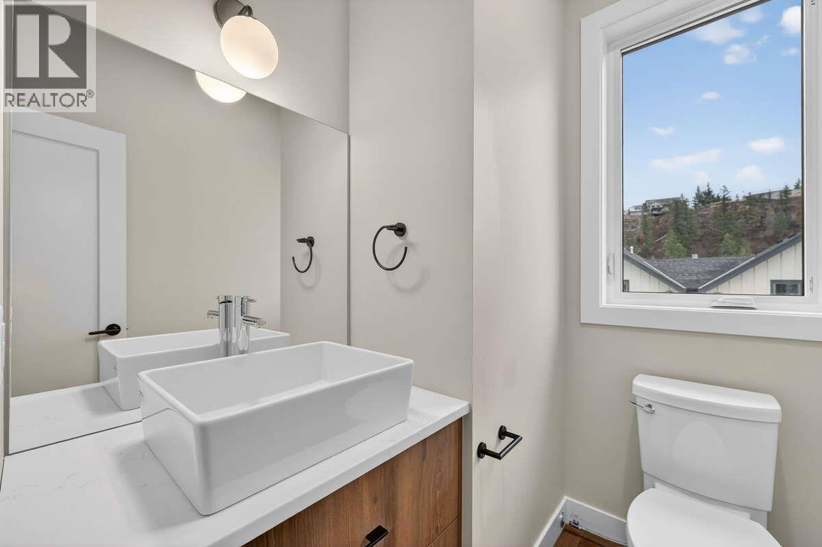 1550 Union Road Unit# 20, Kelowna, BC - Indoor Photo Showing Bathroom