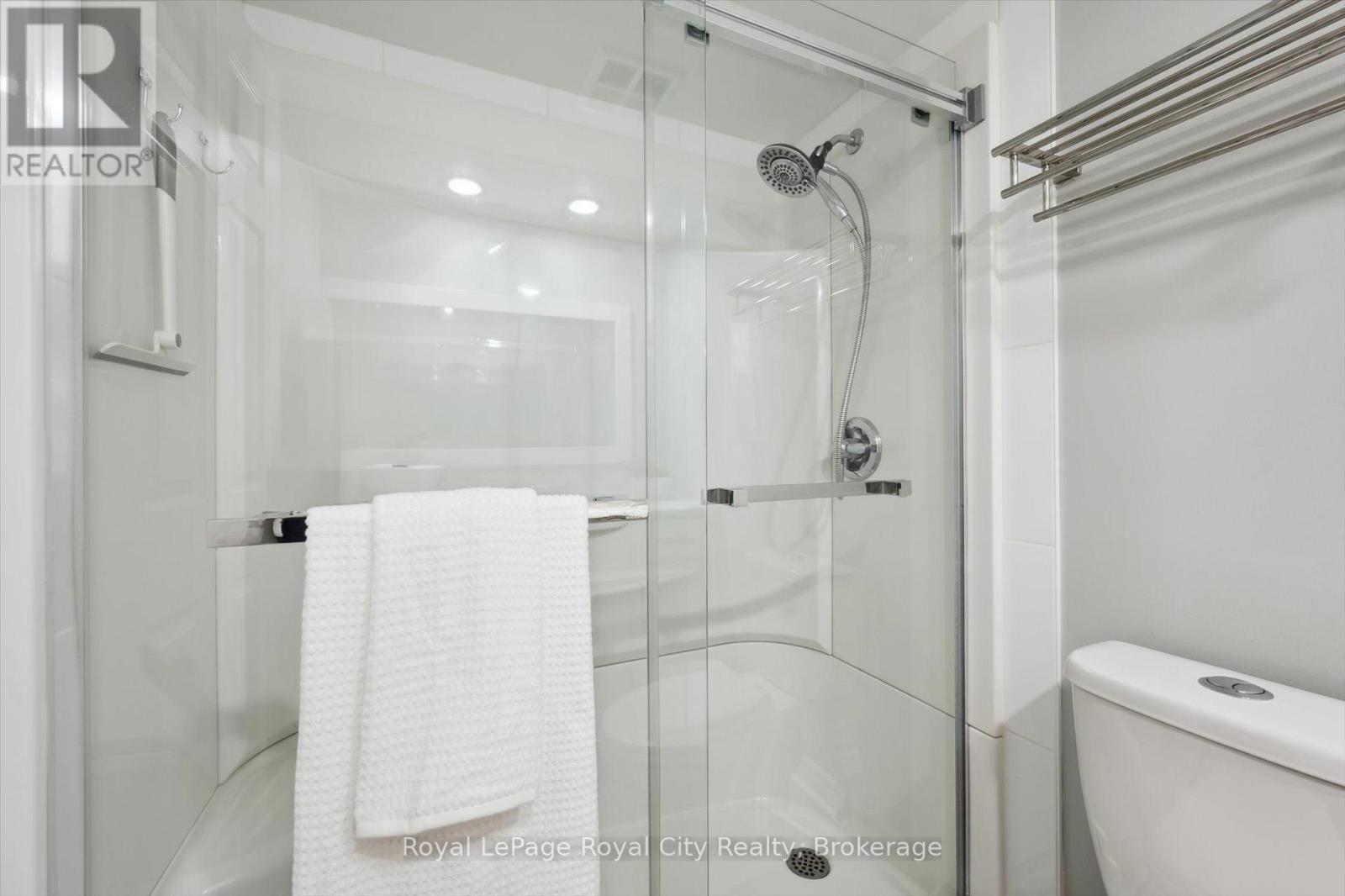 501 - 22 Marilyn Drive, Guelph (Riverside Park), ON - Indoor Photo Showing Bathroom