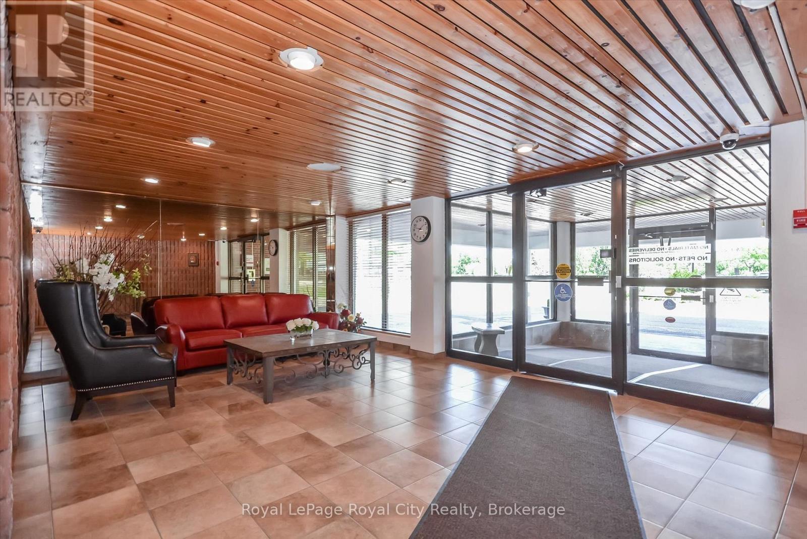 501 - 22 Marilyn Drive, Guelph (Riverside Park), ON - Indoor Photo Showing Other Room