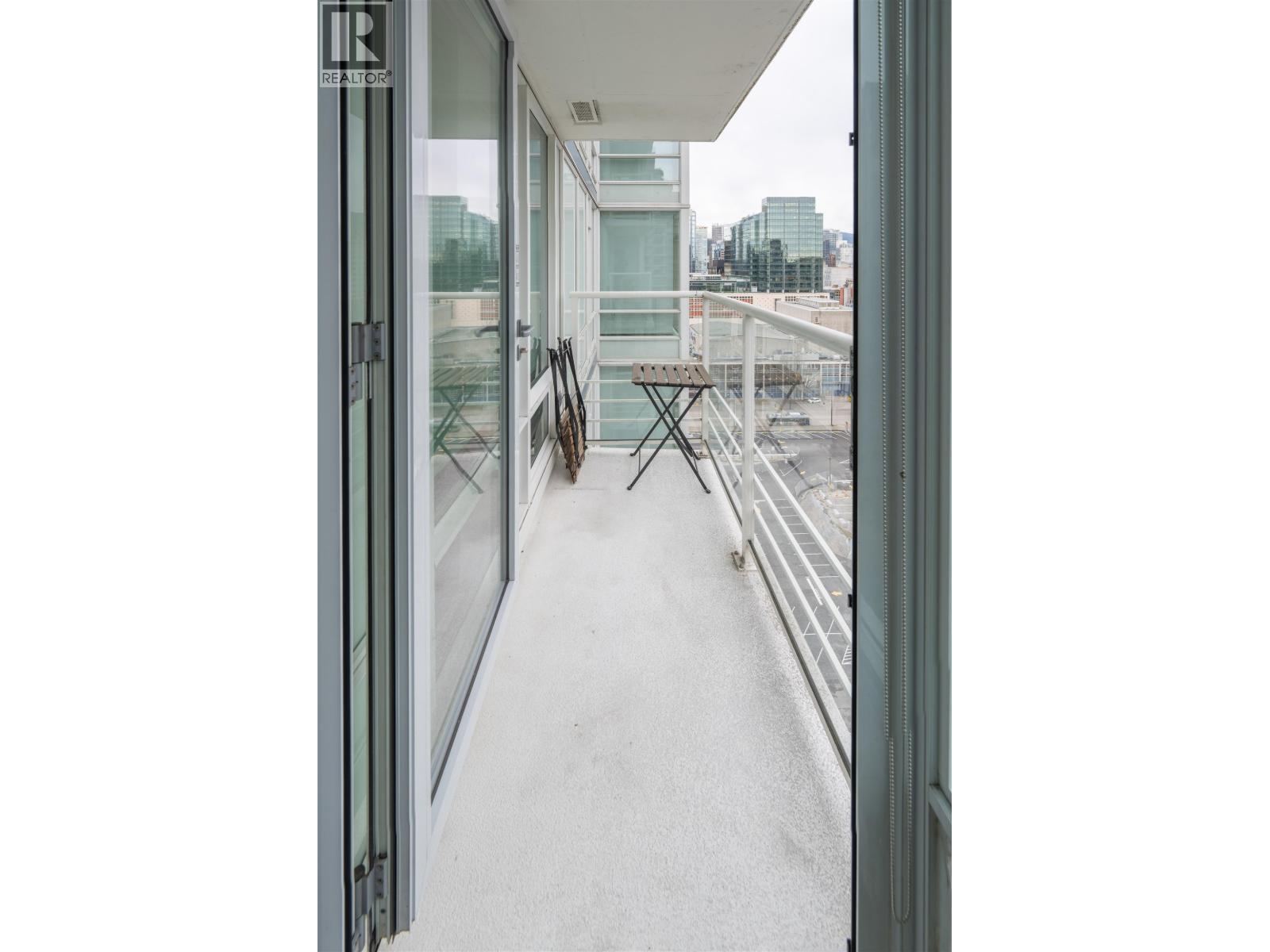 2301 161 W Georgia Street, Vancouver, BC - Photo Showing Other Room