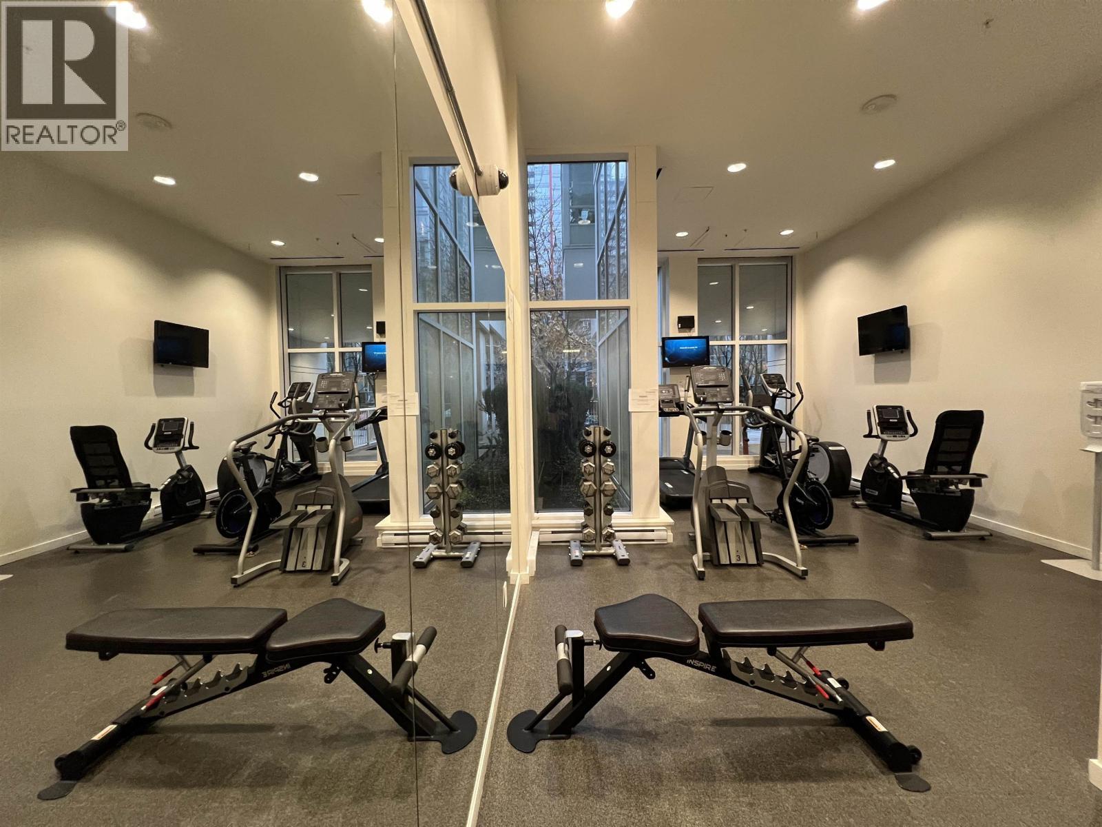 2301 161 W Georgia Street, Vancouver, BC - Indoor Photo Showing Gym Room