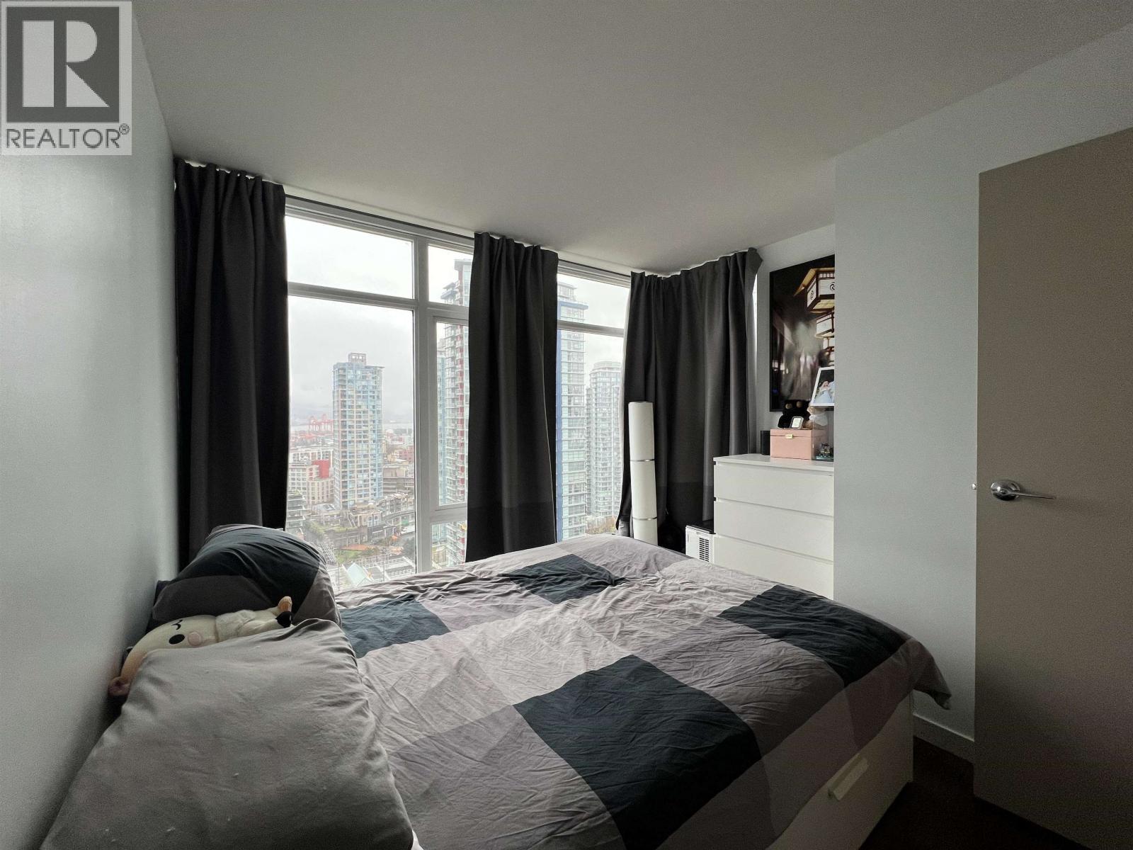 2301 161 W Georgia Street, Vancouver, BC - Indoor Photo Showing Bedroom