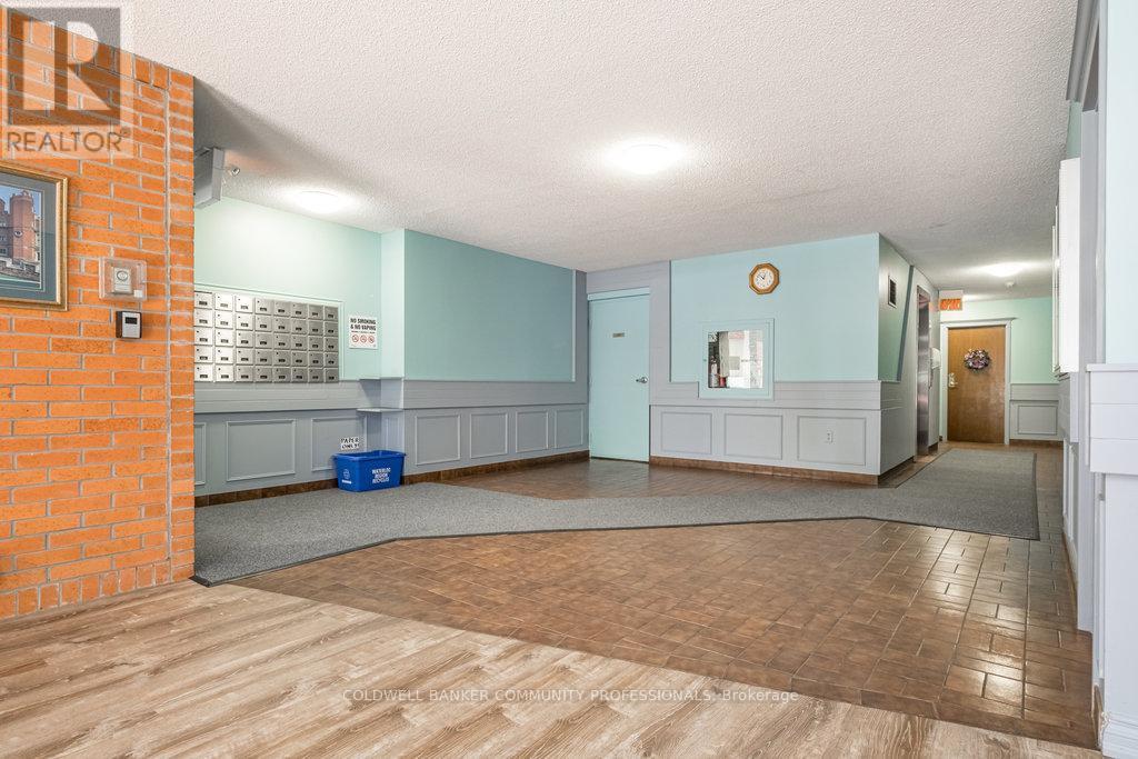 205 - 23 Main Street, Hamilton, ON - Indoor Photo Showing Other Room