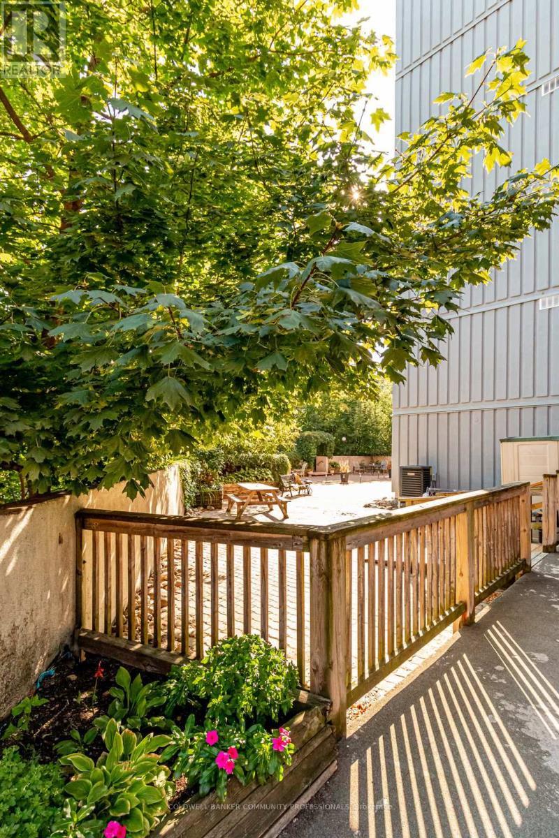 205 - 23 Main Street, Hamilton, ON - Outdoor