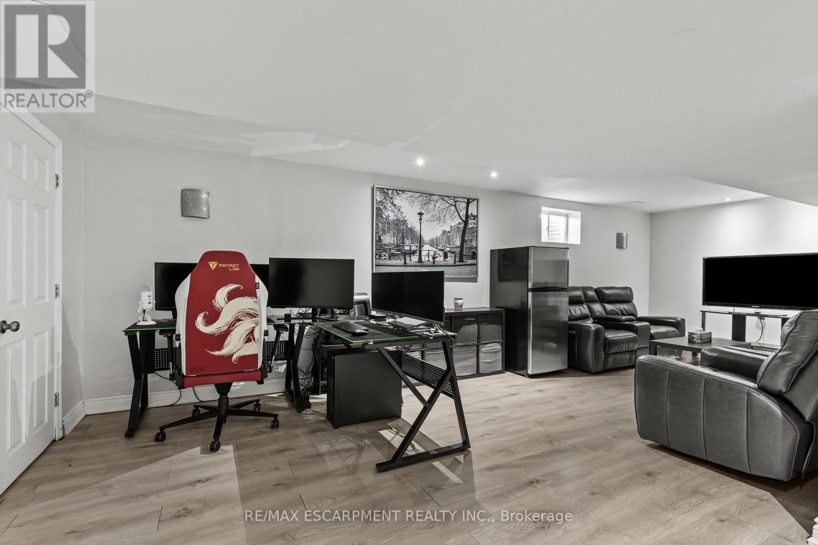 11 Wilbur Drive, Hamilton, ON - Indoor