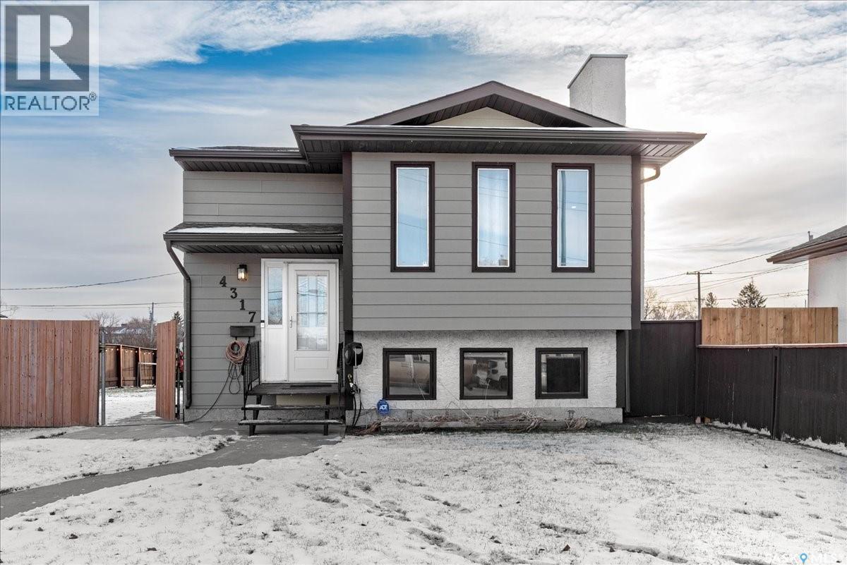 4317 3Rd Avenue N, Regina, SK - Outdoor